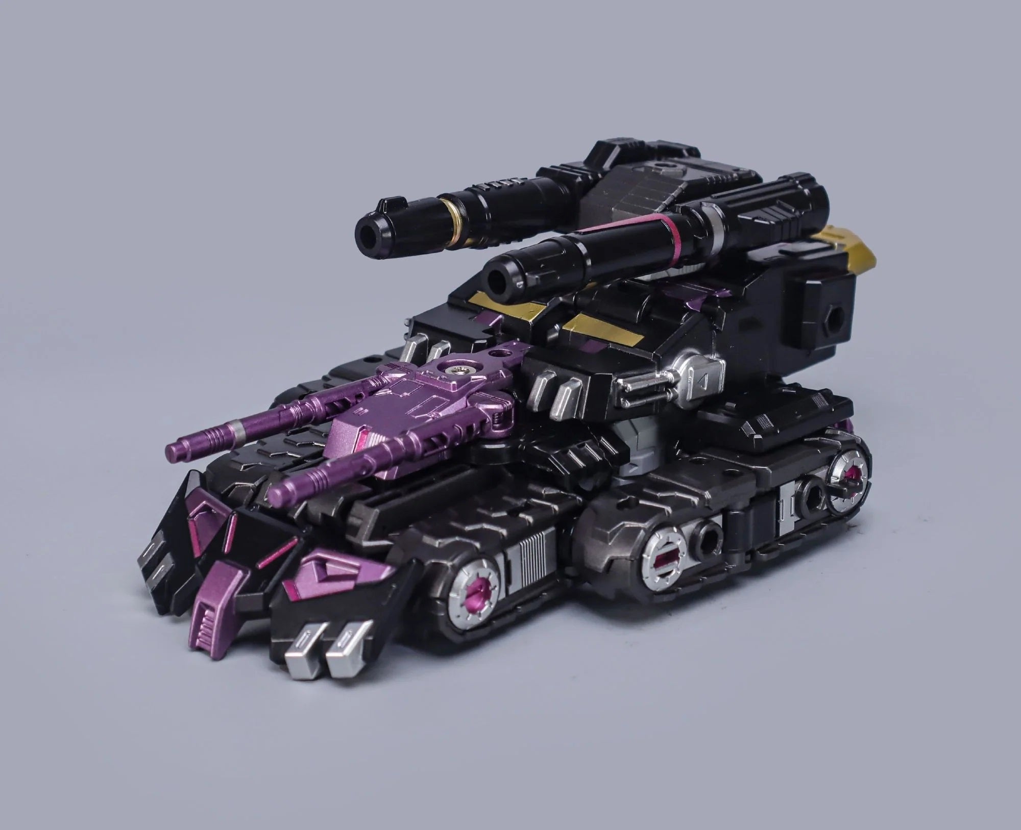 Black Mamba DJD-01 Deformable Oversized Transformable Robot Toy - Perfect for Collectors, Display & Action Play | Anime Inspired Mecha Figure for Adults & Kids