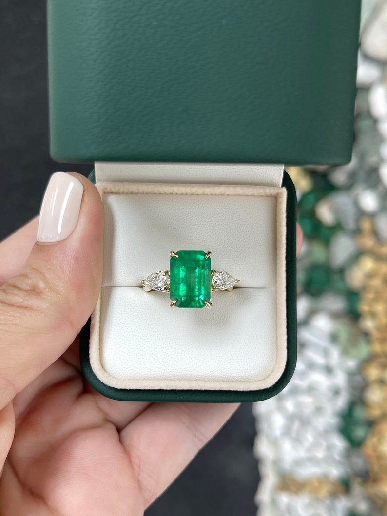 6.05tcw 18K Gold 3 Stone Emerald & Pear Diamond Ring for Women - Luxury Wedding, Engagement, Anniversary Jewelry Gift - Perfect for Bridal, Party & Special Occasions
