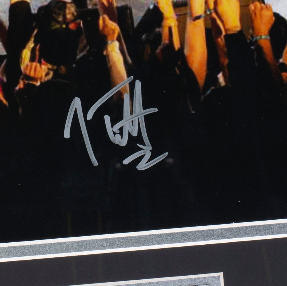 Joe Elliott Autographed Framed 16x20 Def Leppard Concert Photo with JSA COA - Perfect for Rock Memorabilia Collectors & Music Fans' Home Decor