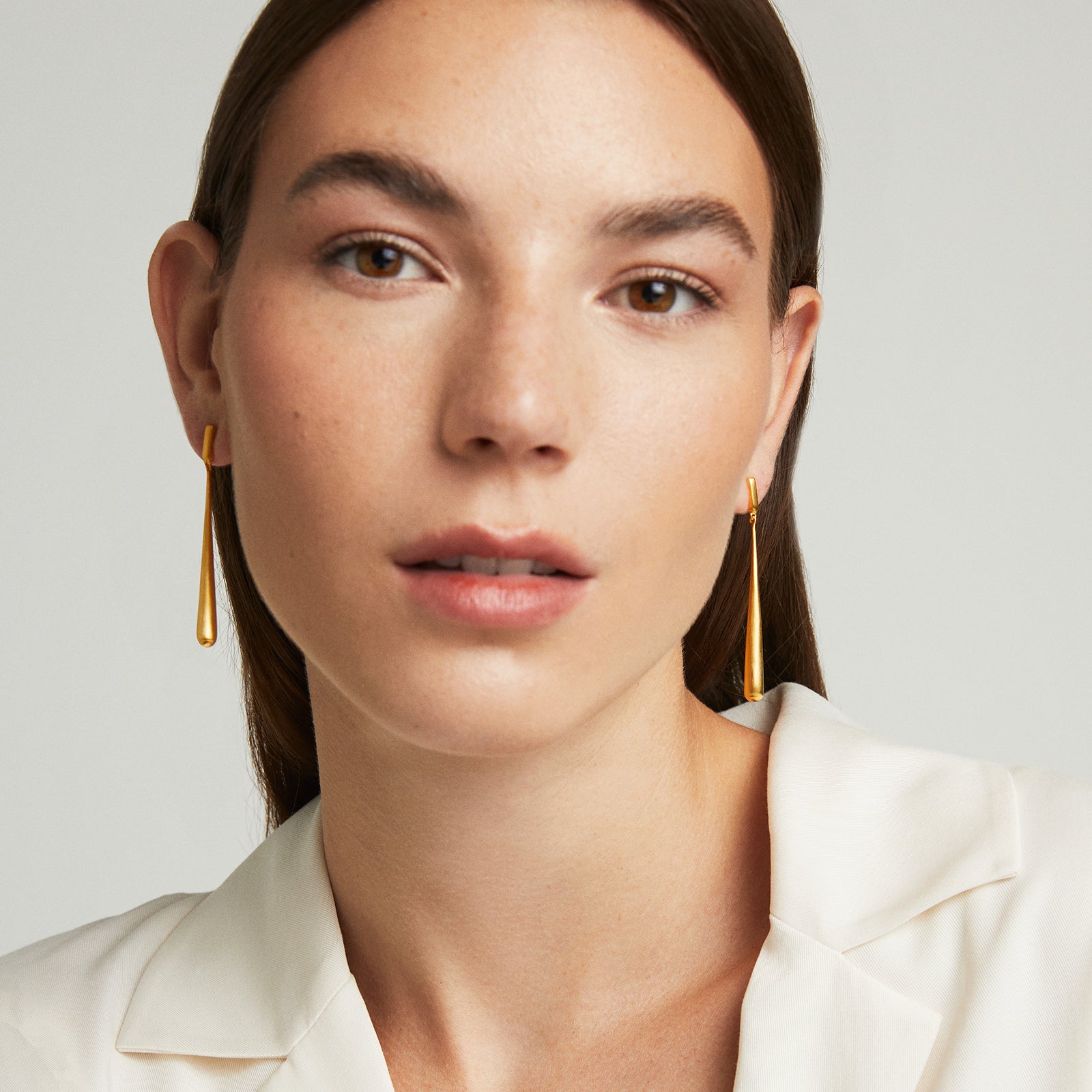 Elegant Plain Gold Reign Earrings for Women - Perfect for Everyday Wear, Parties & Special Occasions