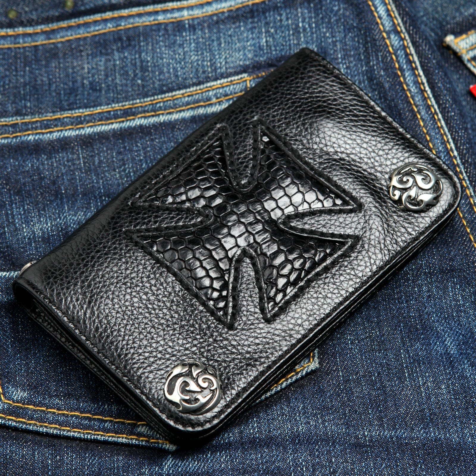 Genuine Leather Biker Chain Wallet for Men - Stylish Crossbody Wallet with Metal Chain - Perfect for Motorcycle Riders, Bikers, and Everyday Use