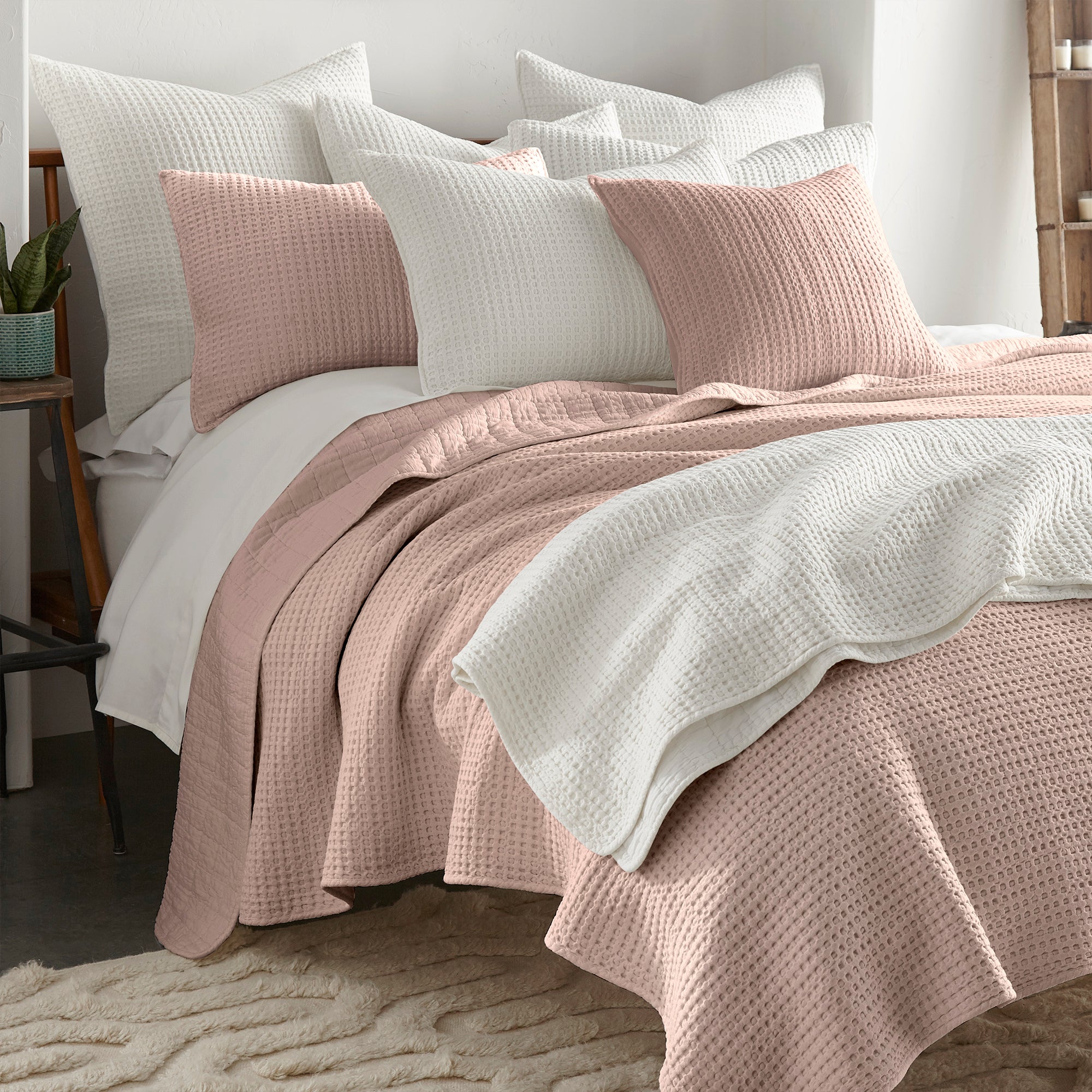 Luxury Mills Waffle Quilt Set - Ultra Soft Bedding Collection for Queen/King Size Beds - Perfect for Cozy Bedrooms, Guest Rooms & Hotel Stays