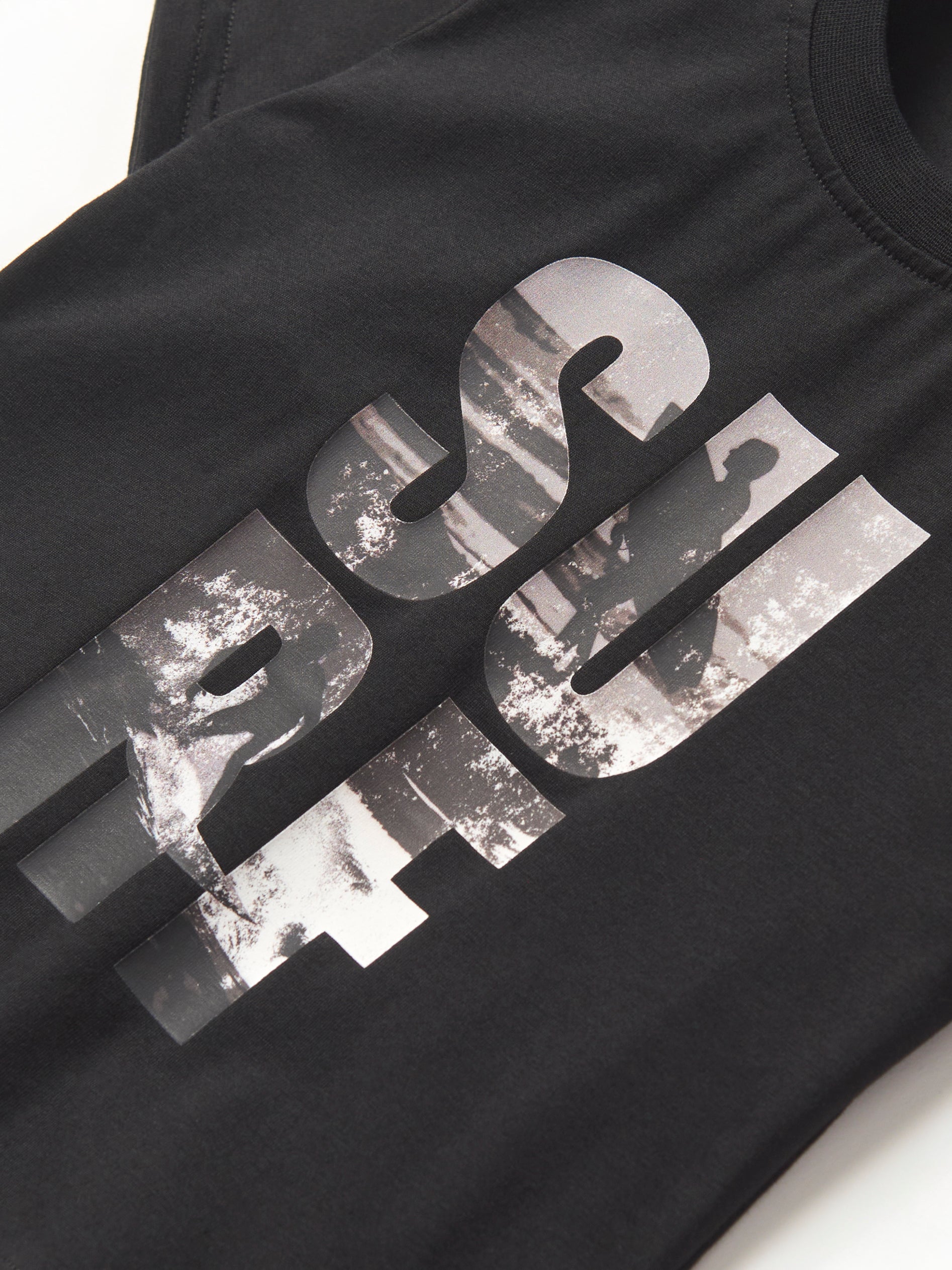 Premium Black Surf Tee - Comfortable & Stylish Men's T-Shirt for Beach, Surfing & Casual Wear