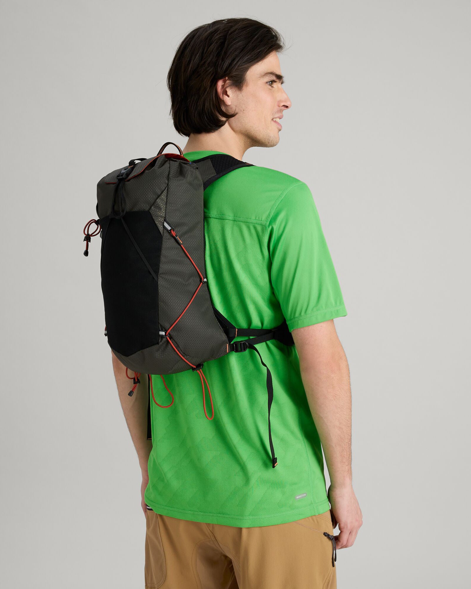 Veos 10L Trail Running Hydration Pack - Dark Moss - Lightweight & Durable for Hiking, Marathon & Outdoor Adventures