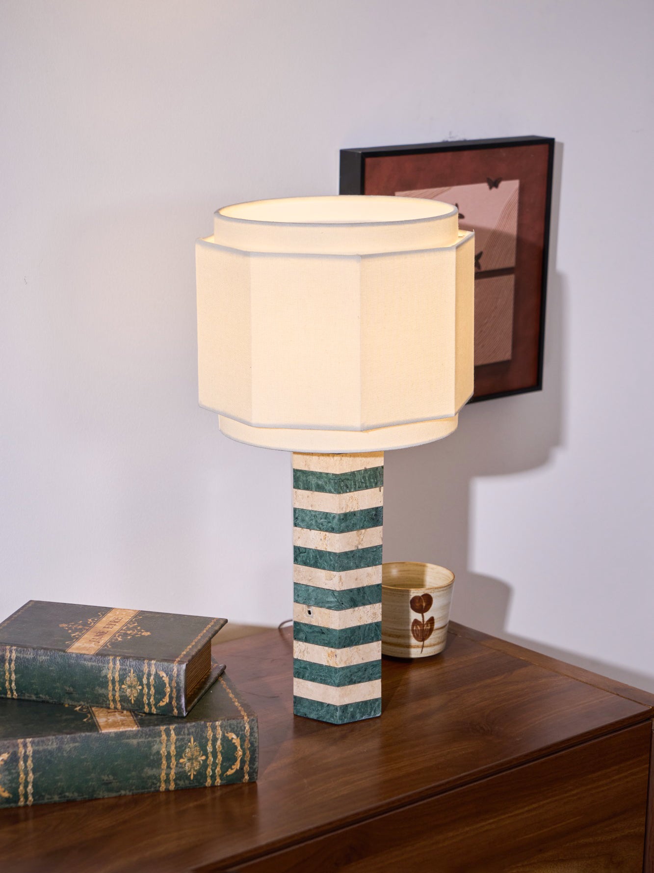Modari Striped Stone Table Lamp - Modern Decorative Lighting for Living Room, Bedroom & Office - Dimmable LED Desk Lamp with Natural Stone Base