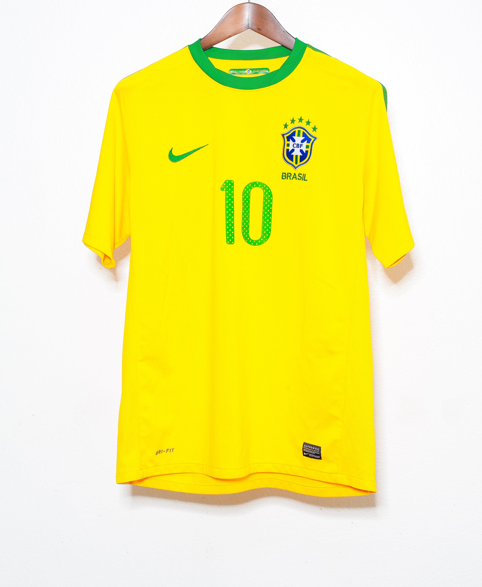 Authentic 2008 Brazil Home Soccer Jersey #10 Kaka (Large) - Perfect for Matchdays, Fan Events & Collectors