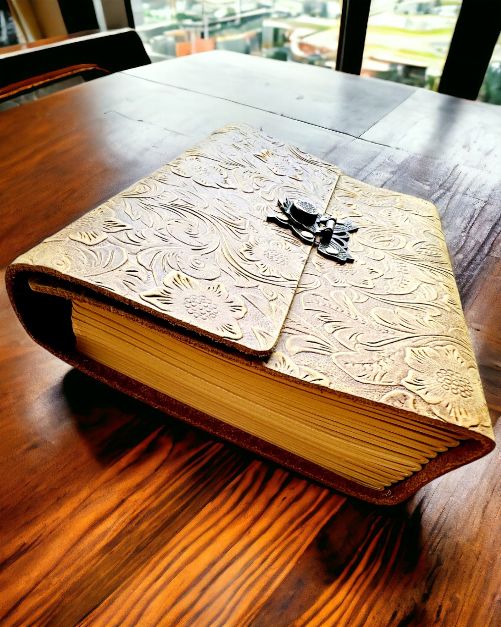 Premium Leather Cover Vintage Notebook - 480 Pages, Custom Engraving, Elegant Retro Design for Journaling, Writing & Gift Giving