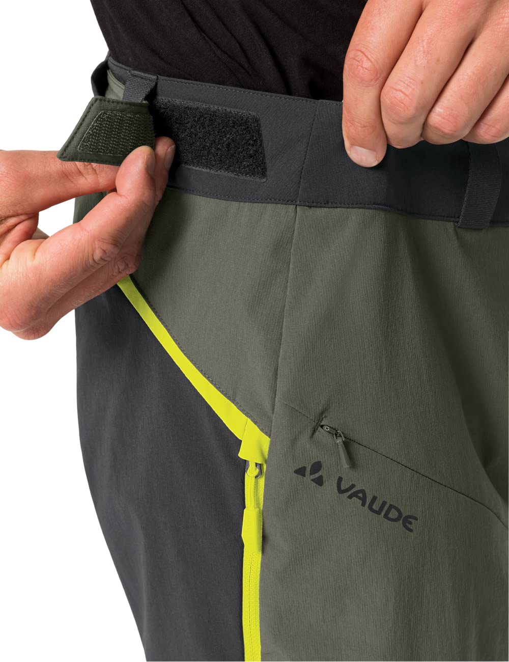 VAUDE Men's Moab Hiking Shorts - Lightweight Quick-Dry Outdoor Adventure Shorts for Men - Perfect for Hiking, Camping & Travel