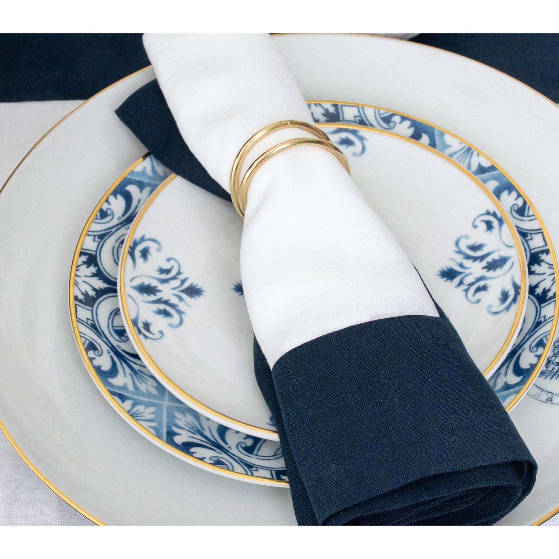 Elegant Contempo Napkins - Set of 4 Premium Cotton Dinner Napkins for Formal Dining, Parties & Special Occasions