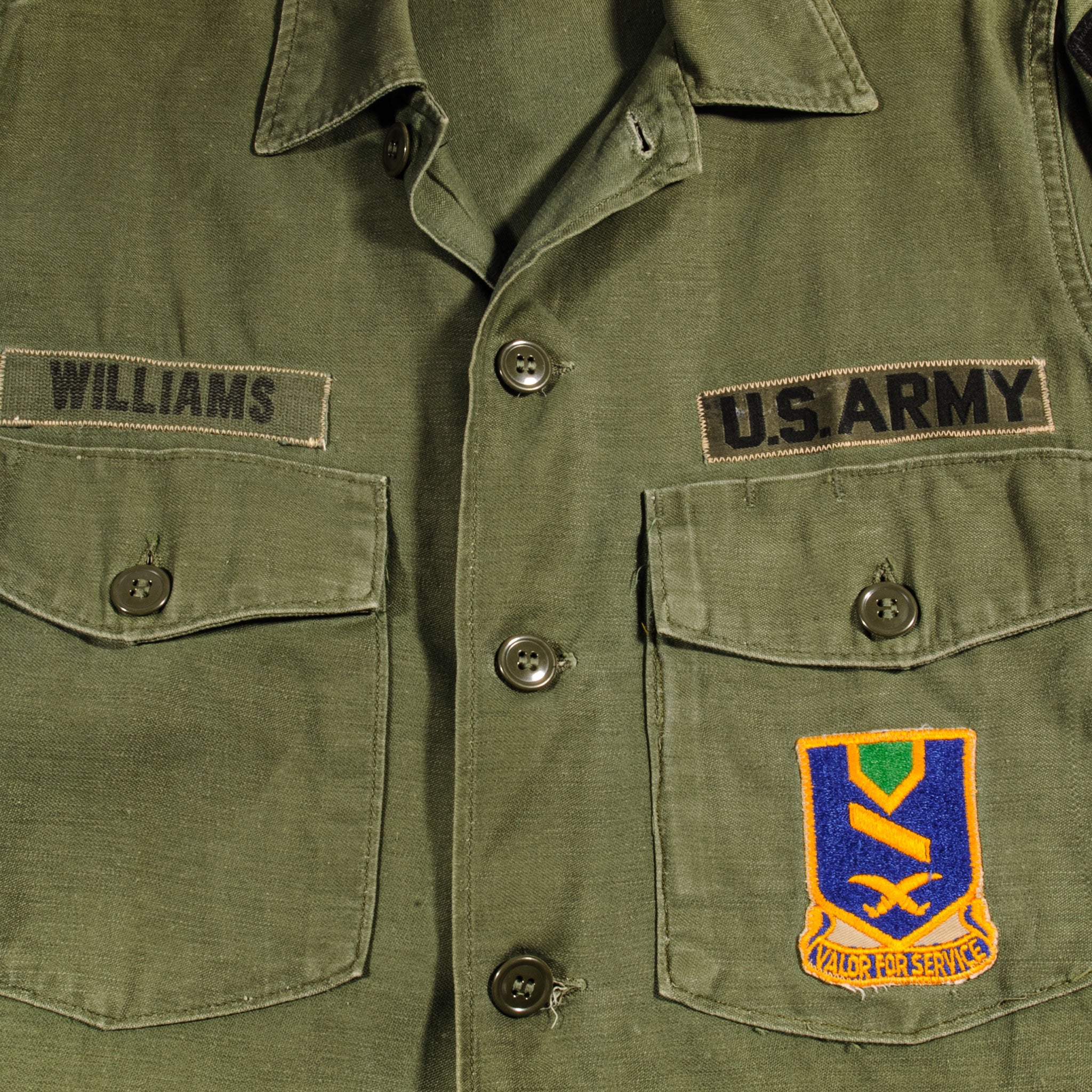 Vintage 1960s US Army Utility Shirt P64 with 137th Infantry Regiment & 69th Infantry Brigade Patches - Vietnam War Military Collectible for Reenactments, Display & History Buffs