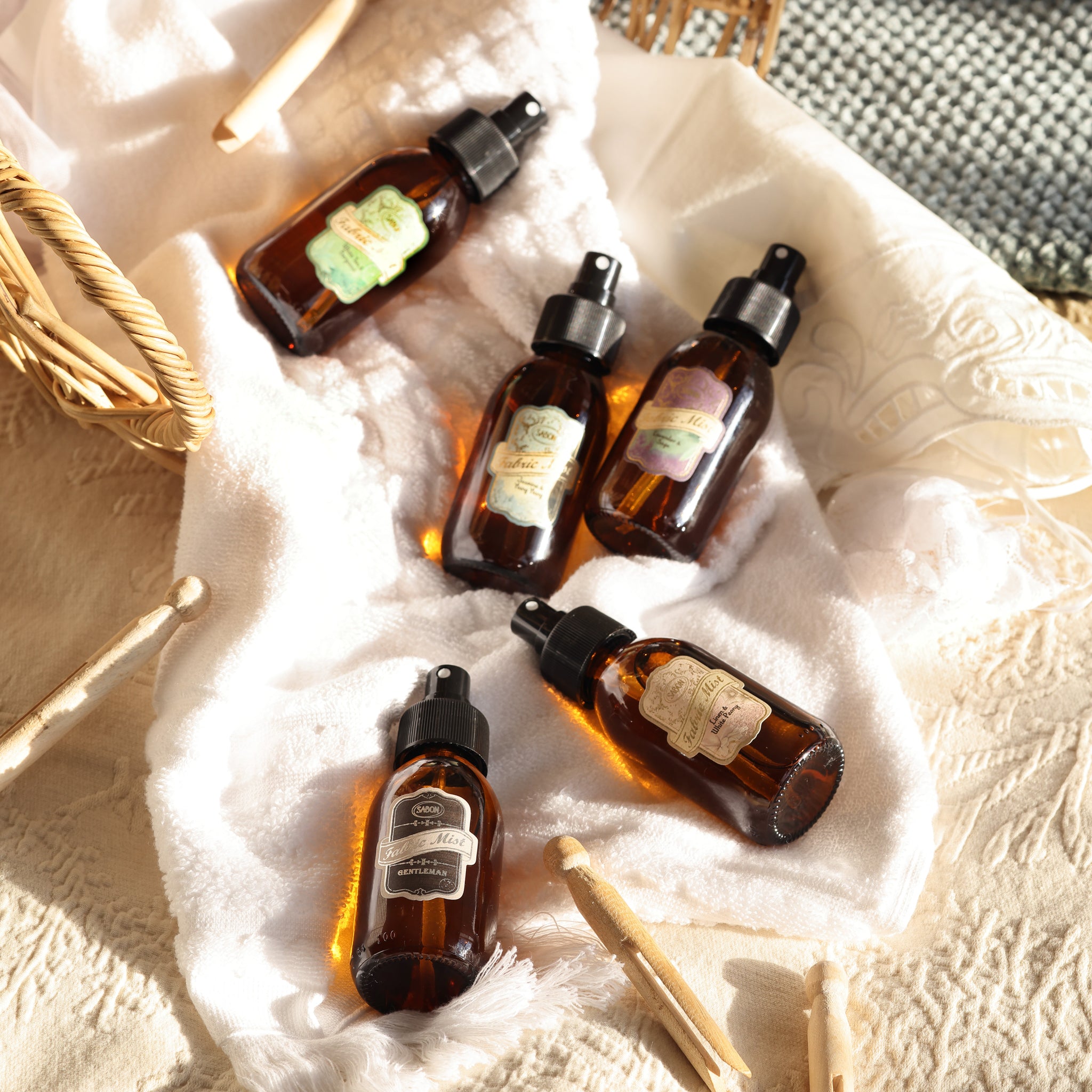 White Tea & Bergamot Fabric Mist - 100mL Natural Fabric Freshener & Deodorizer - Perfect for Home, Car, and Clothes Freshening