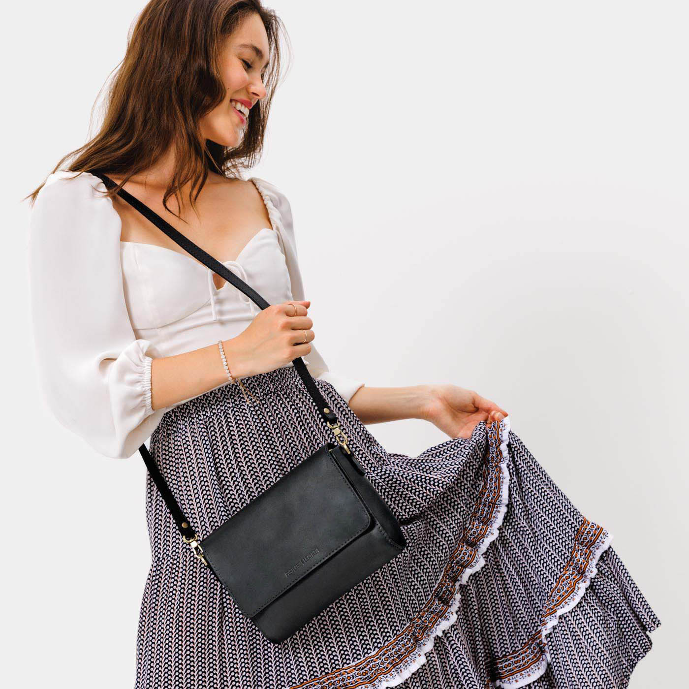 Stylish Metro Crossbody Bag for Women - Trendy Shoulder Purse with Adjustable Strap, Perfect for Travel, Shopping & Everyday Use