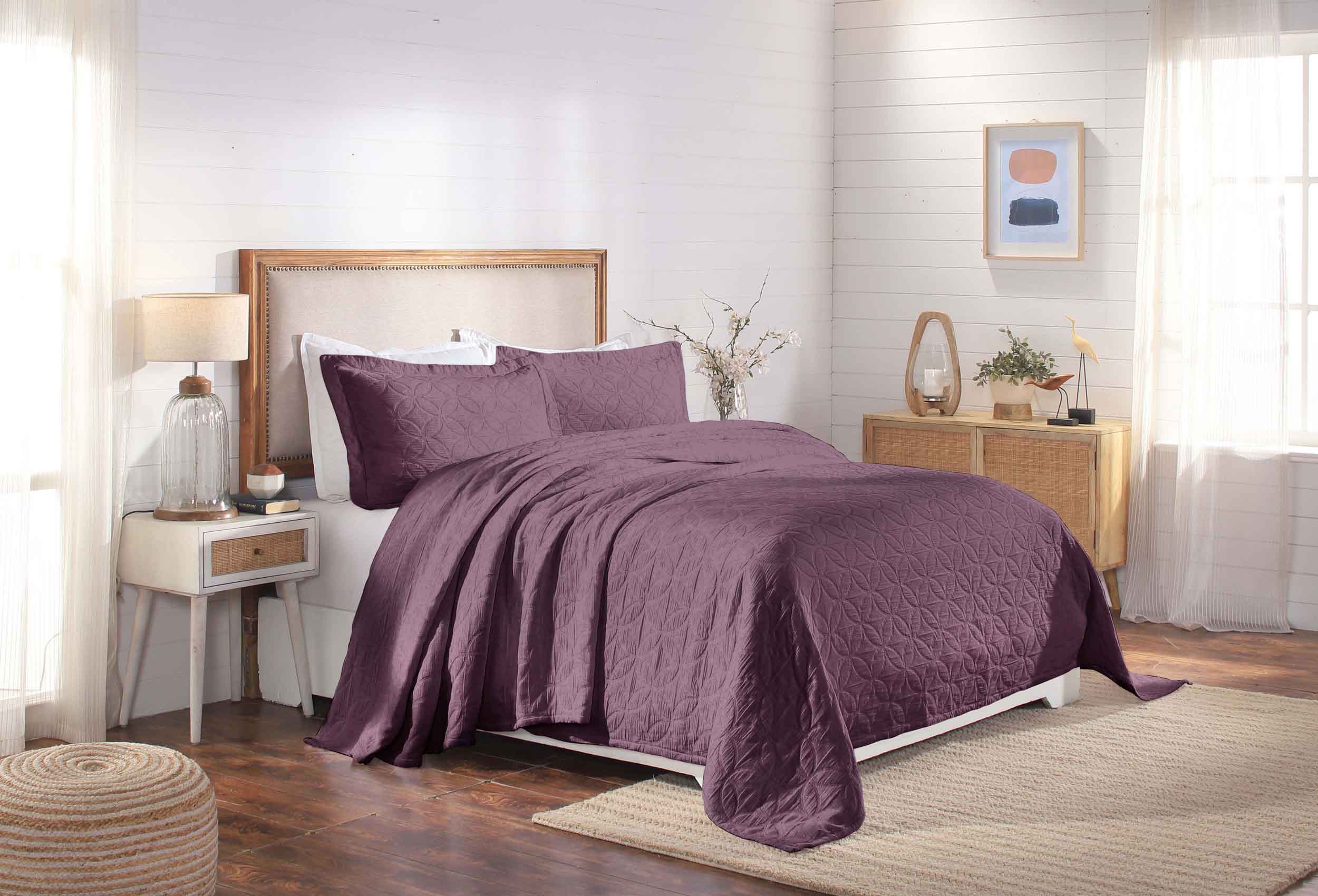 Serenity Cotton Matelasse Celtic Circle Airy Bedspread Set - Queen Size Lightweight Quilted Coverlet with All-Over Embroidery for Bedroom Decor, Guest Room & Cozy Home Styling