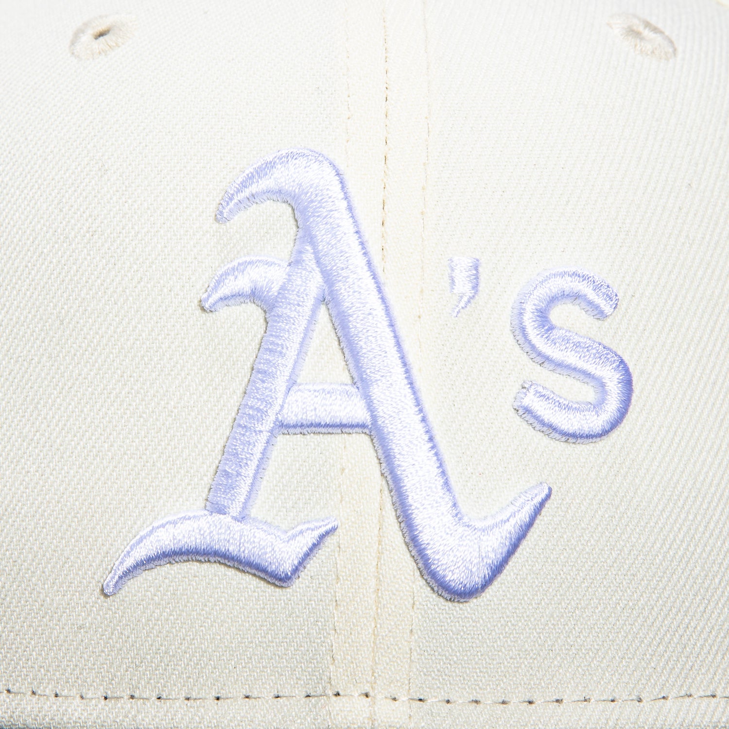 New Era 9Fifty Oakland Athletics Snapback Hat - Adjustable White & Black Baseball Cap for Men & Women - Perfect for Sports Games, Streetwear Fashion & Fan Gear
