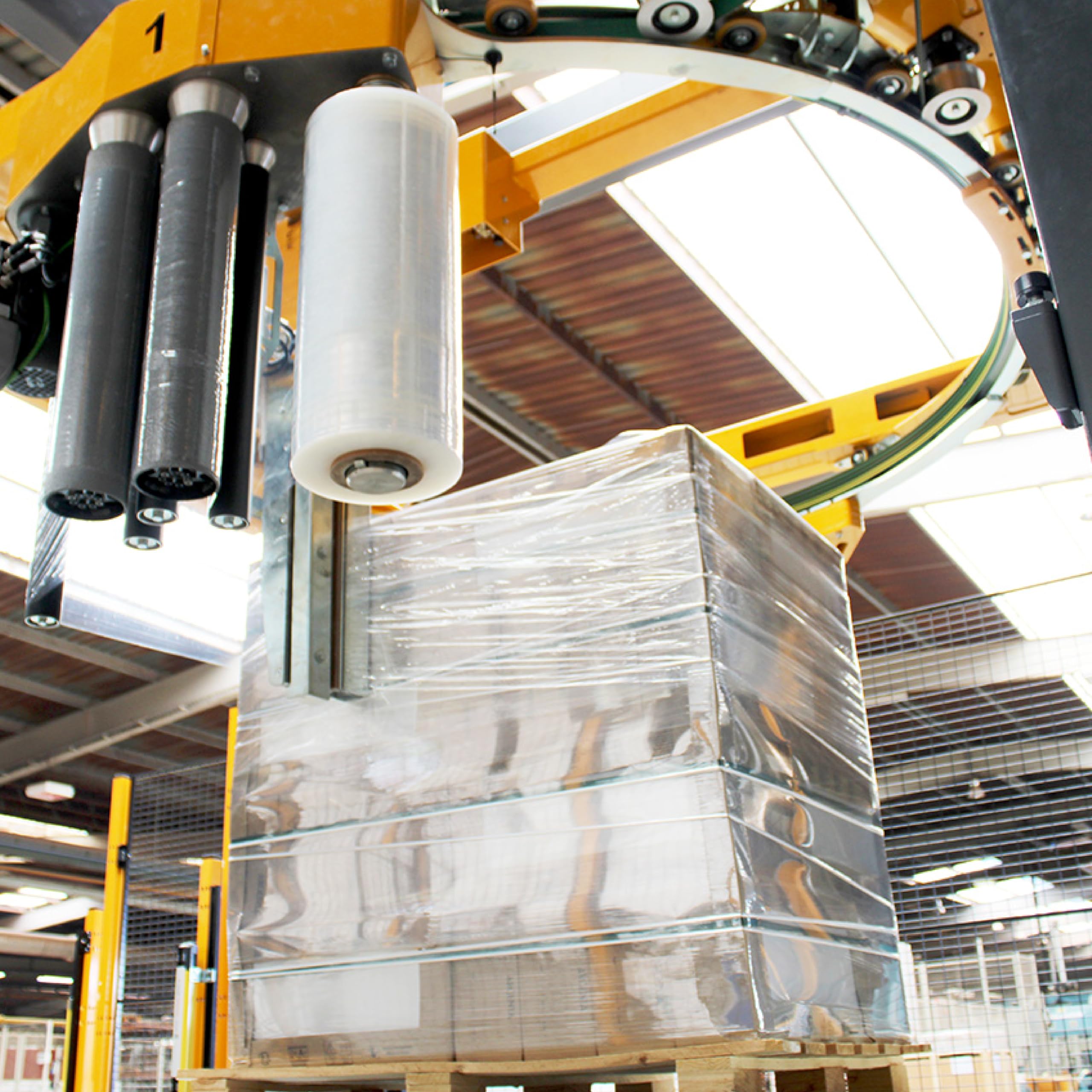 PSBM White Machine Stretch Wrap - 40 Pack, 20 Inch x 5000 Feet, 80 Gauge Heavy Duty Plastic Cling Film - Dark Color Pallet Wrap for Secure Packaging & Shipping - Ideal for Warehouse, Logistics & Industrial Use