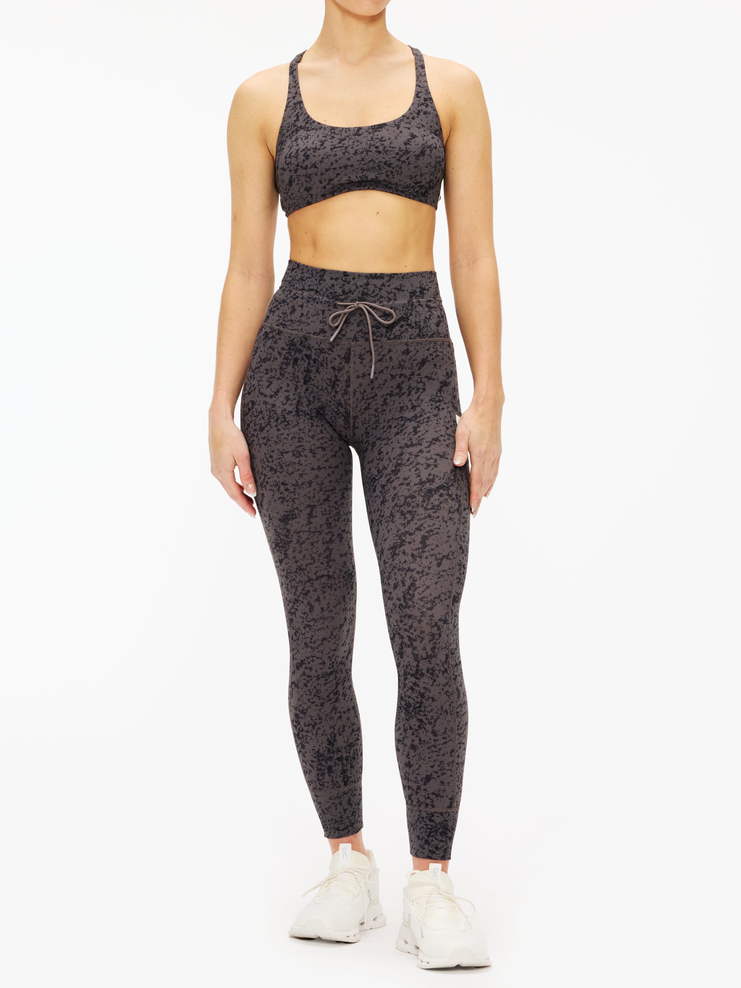 Vuori Yosemite Bra - Women's High-Performance Sports Bra for Yoga, Running & Workouts - Comfortable & Supportive Activewear for Fitness & Daily Wear