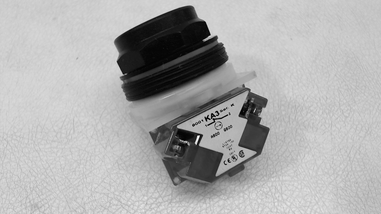 30mm Red Plastic Push Button Switch (1NC) - Perfect for Industrial Control Panels, DIY Projects, and Electrical Equipment