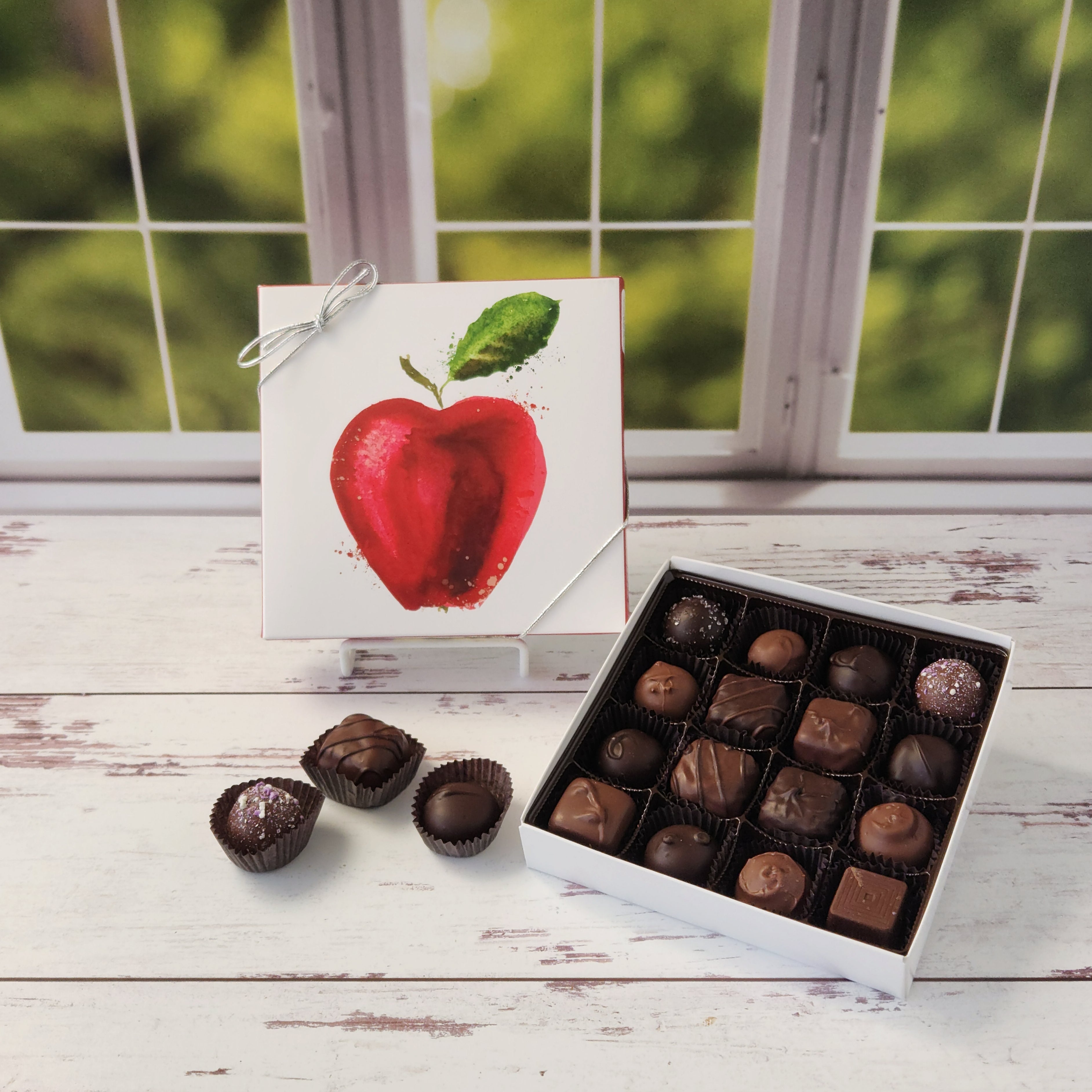 Apple Themed Gift Box - Premium Assorted Apple Products for Birthday, Anniversary & Holidays | Perfect for Apple Lovers, Corporate Gifts & Special Occasions