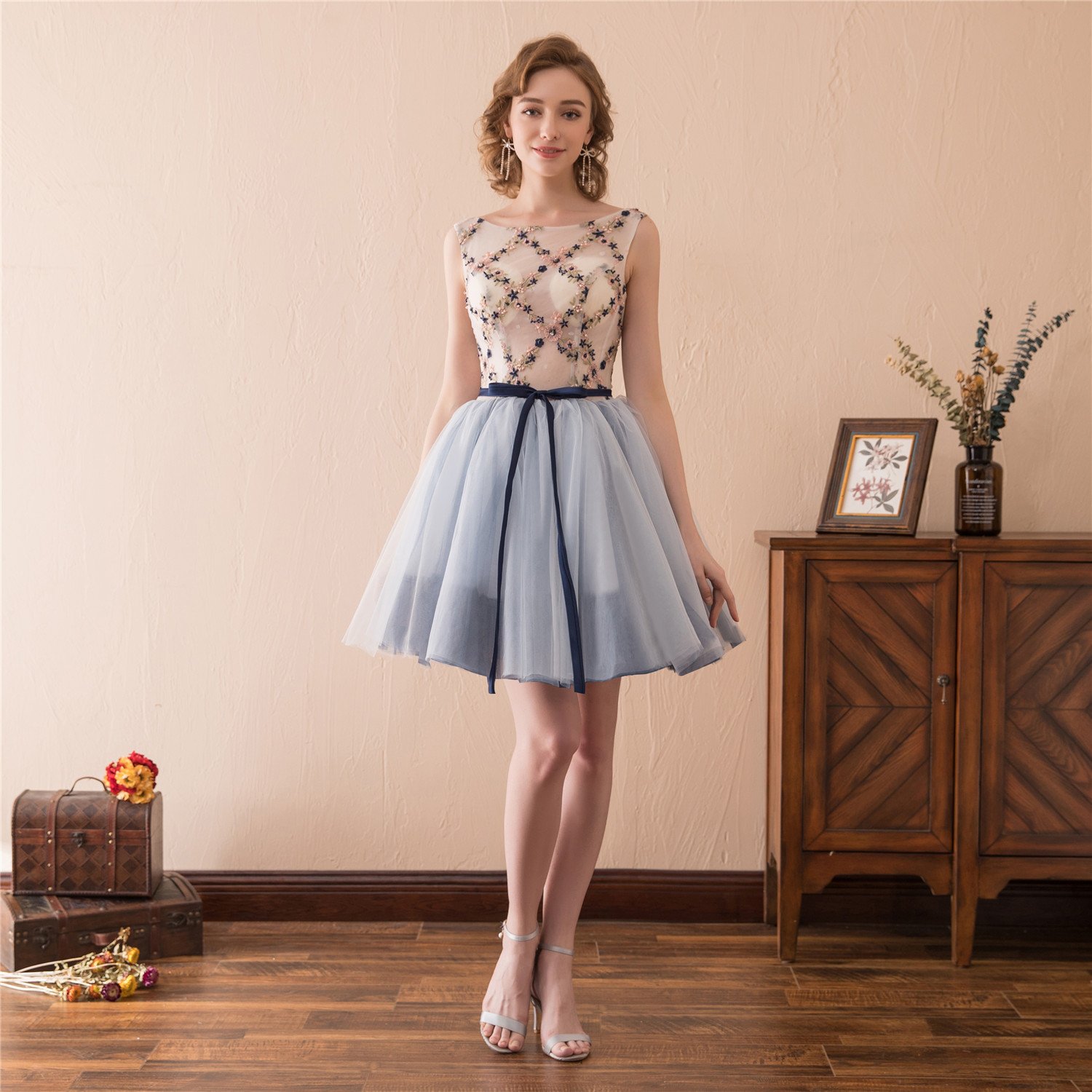 Elegant Women's Scoop Neck Embroidery Beaded Lace-up Tulle Prom Dress for Homecoming, Party, Wedding & Special Occasions