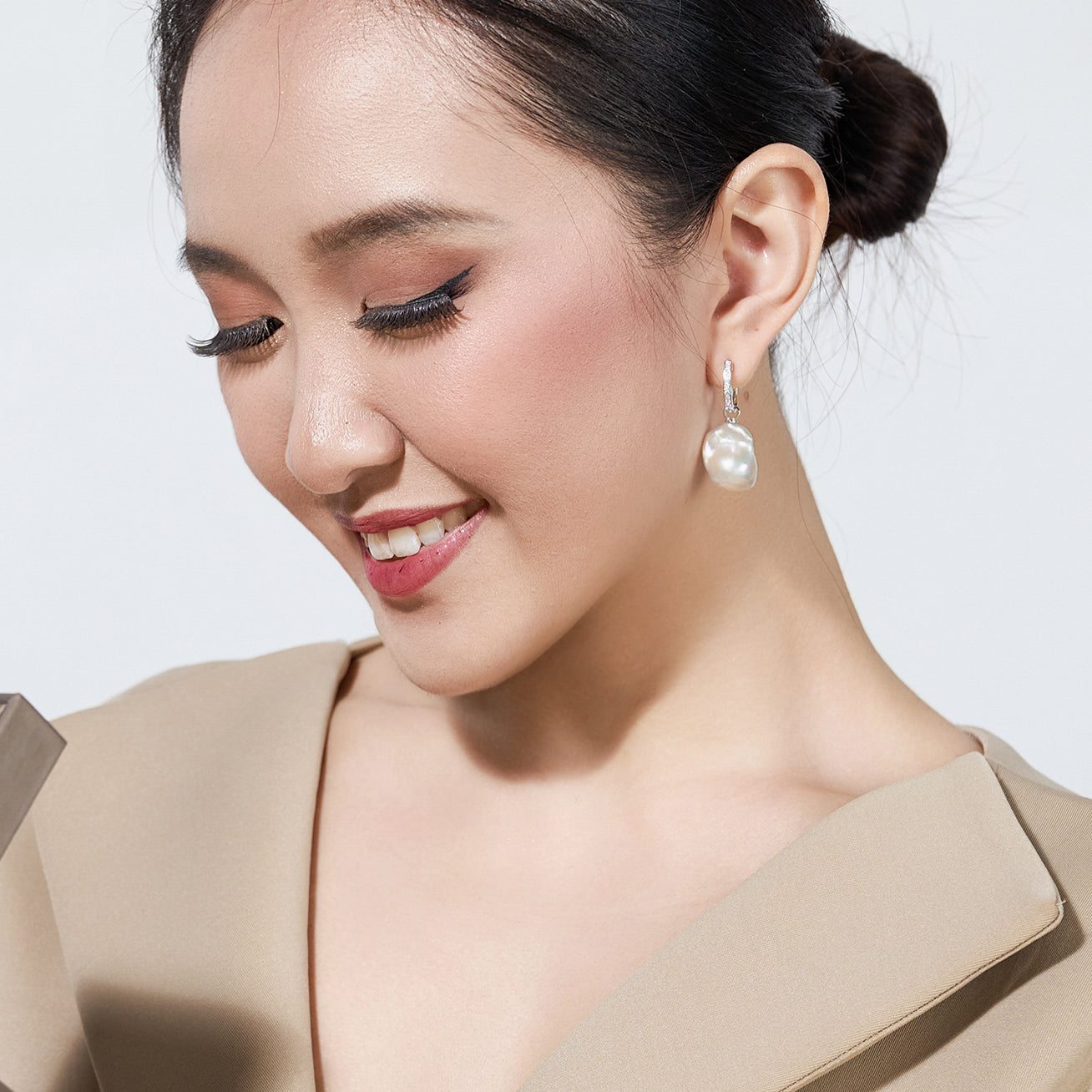 18K Gold Baroque Pearl Earrings for Women - Elegant Vintage Style Pearl Jewelry Gift for Wedding, Party & Special Occasions