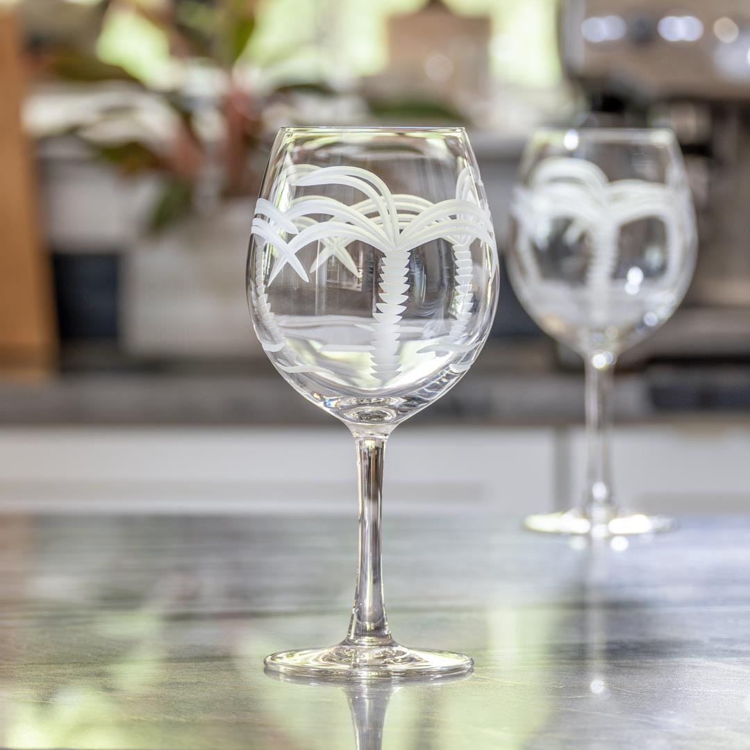 Premium 18oz Palm Tree Design Red Wine Glasses - Set of 4 | Shatter-Resistant Stemware for Tropical Parties, Beach Weddings & Summer Entertaining