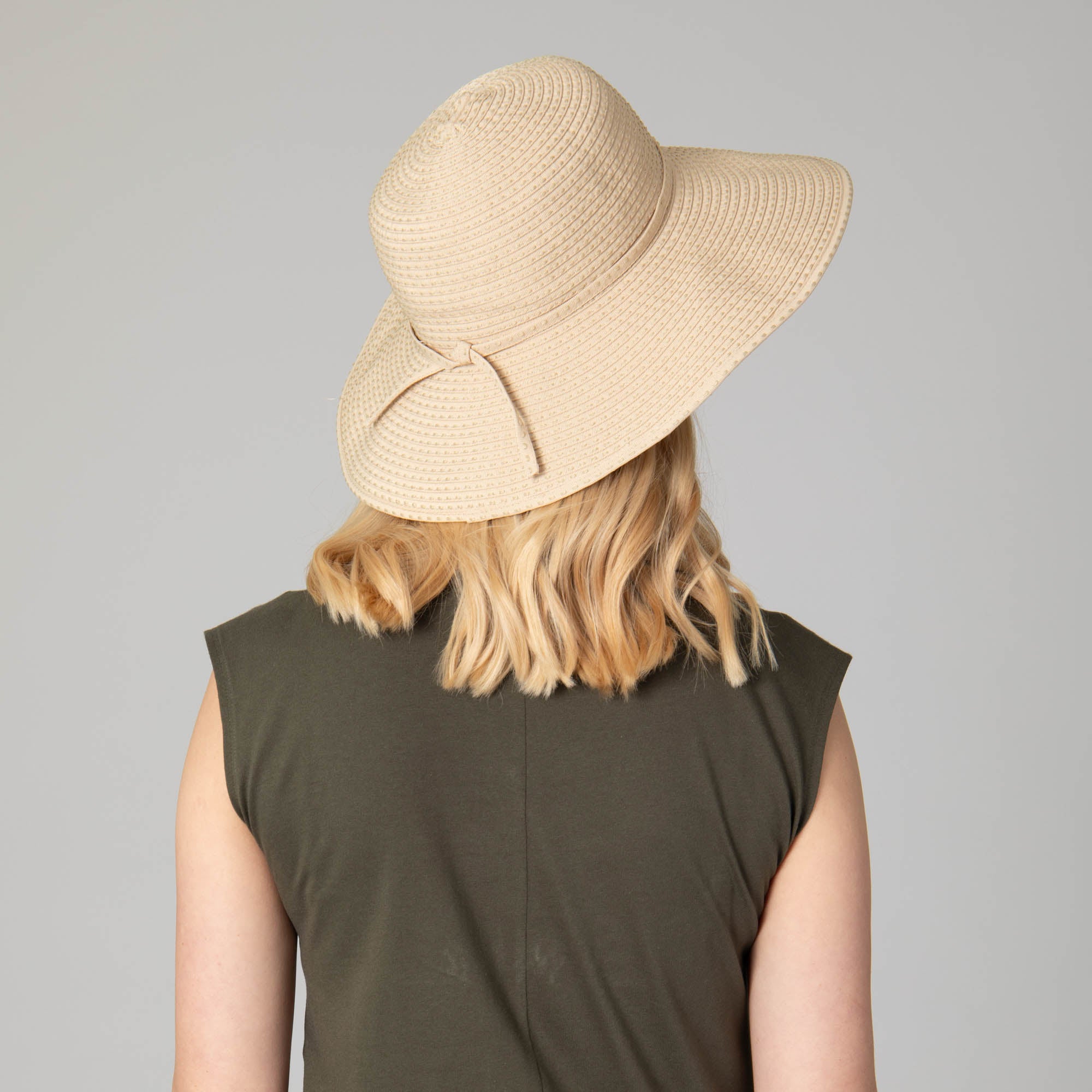 Stylish Women's Ribbon Crusher Hat with Medium Brim - Perfect for Outdoor Activities, Beach, and Summer Fashion