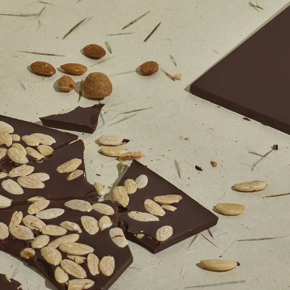 Domori Quantum 68% Dark Chocolate with Whole Almonds - 500g Bar for Gifts, Baking & Healthy Snacking