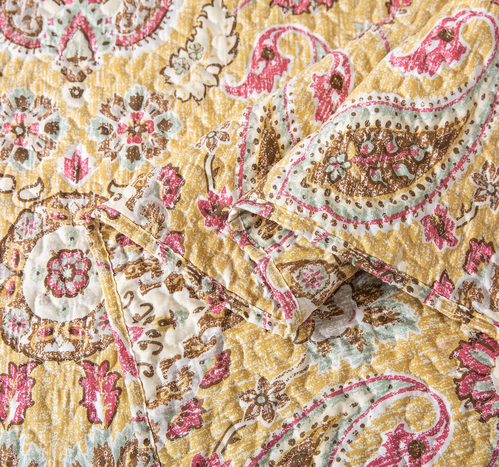 Tache King Size Bed Quilt Set - Lightweight Yellow Pink Gold Boho Floral Paisley Damask Summer Coverlet - 3 Piece Medallion Design Quilt for Bedroom Decor | Perfect for Guest Rooms, Master Bedrooms & Bohemian Style Homes