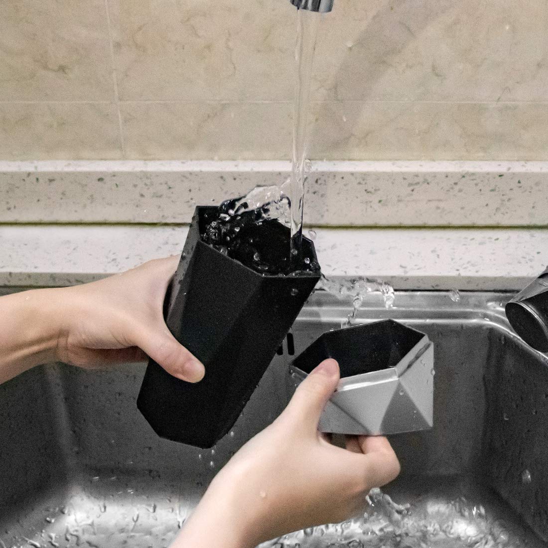 Leakproof Car Trash Can with Lid - Diamond Design Mini Garbage Bin for Vehicles, Home, Office & Kitchen | Portable Auto Dustbin for Road Trips, Commuting & Daily Use (Silver, 1PC)