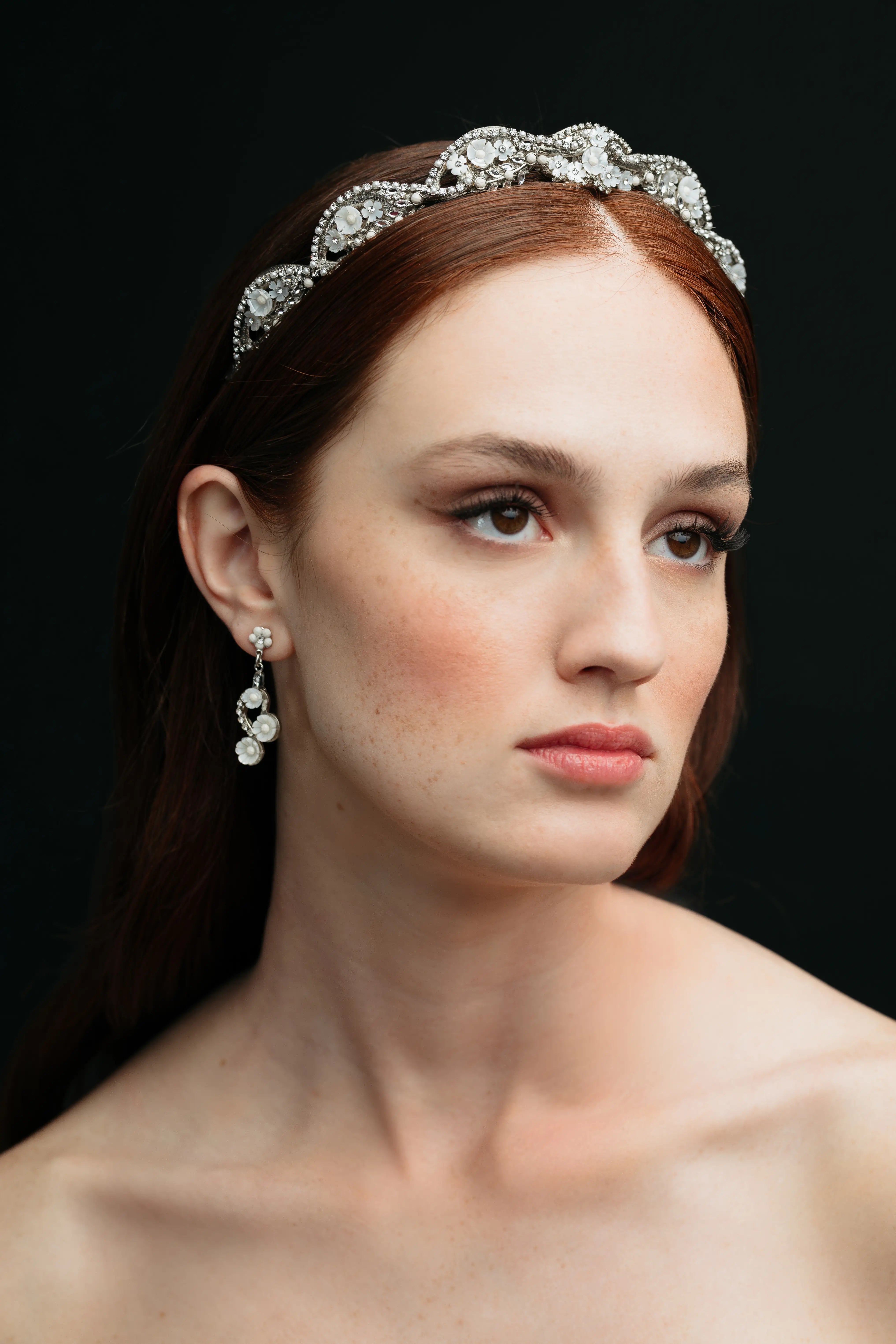 Luminous Crown - Elegant Light-Up Tiara for Parties, Weddings & Cosplay | Glow in The Dark Princess Headpiece for Women & Girls