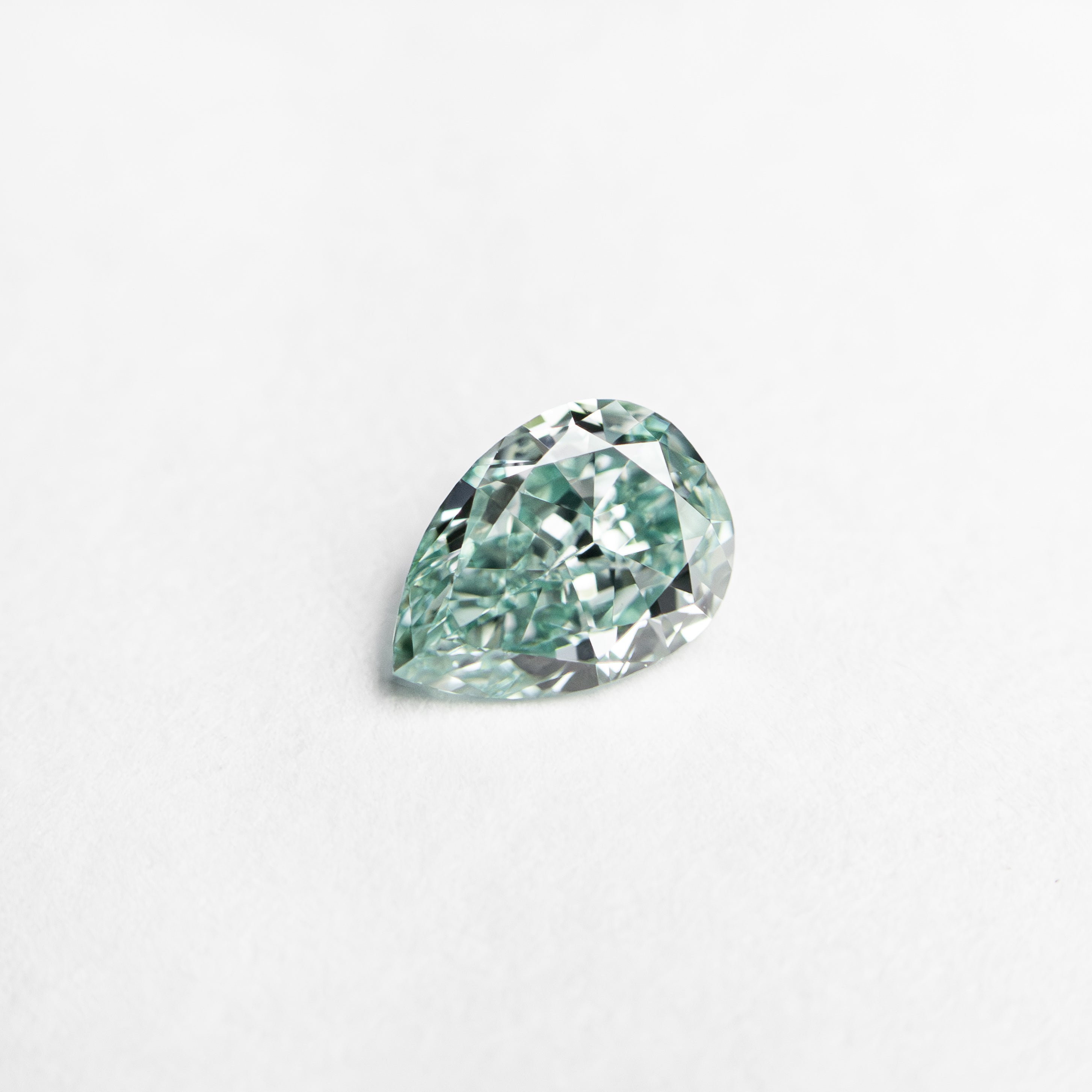 0.32ct GIA Certified Fancy Vivid Bluish Green Pear Cut Diamond - 5.48x3.95x2.17mm Brilliant Cut for Engagement Rings & Fine Jewelry