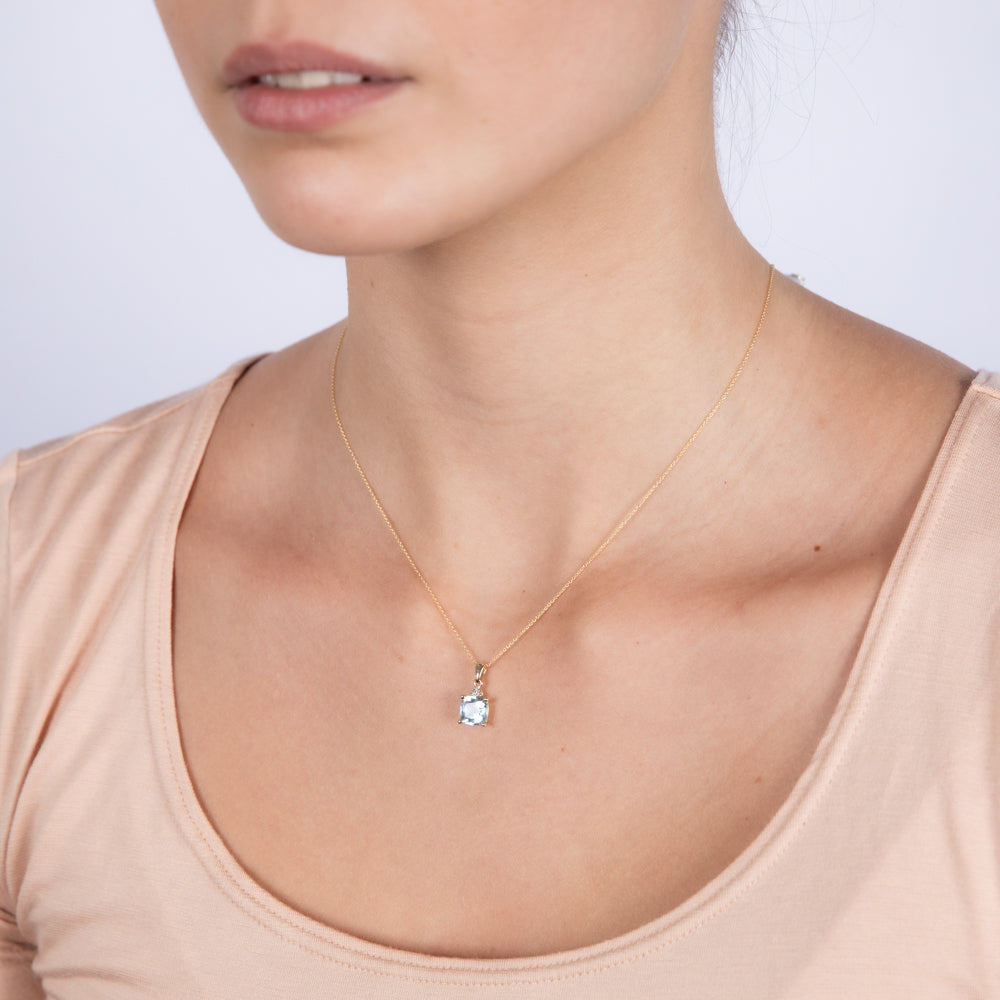 9ct Yellow Gold 1.75ct Sky Blue Topaz and Diamond Pendant Necklace with 45cm Chain - Elegant Jewelry Gift for Women, Perfect for Weddings, Anniversaries & Special Occasions