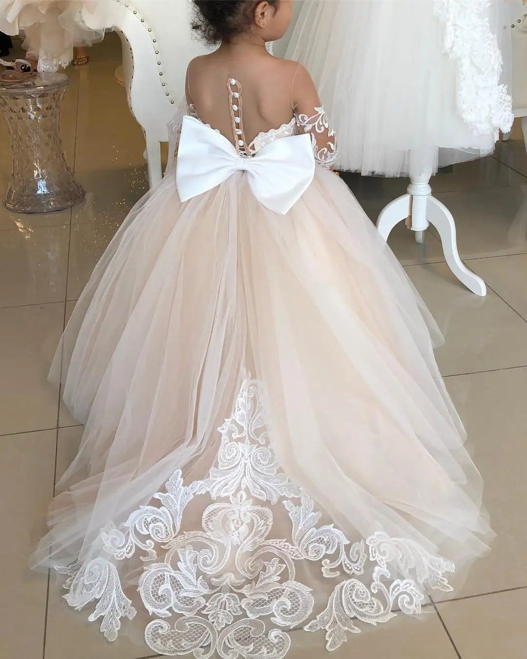 Lace Tulle Flower Girl Dress with Bows - First Communion Gown for Girls - Perfect for Weddings, Baptisms & Special Occasions
