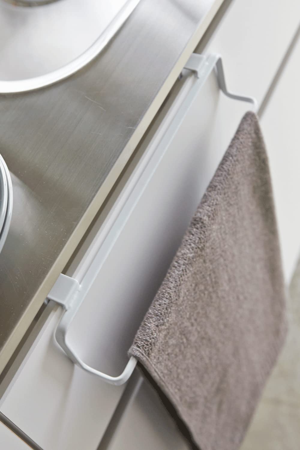 Yamazaki 2746 Wide Kitchen Towel Hanger Tower - Stainless Steel & White Finish | Perfect for Small Spaces, Organizing Dish Towels & Oven Mitts in Modern Kitchens