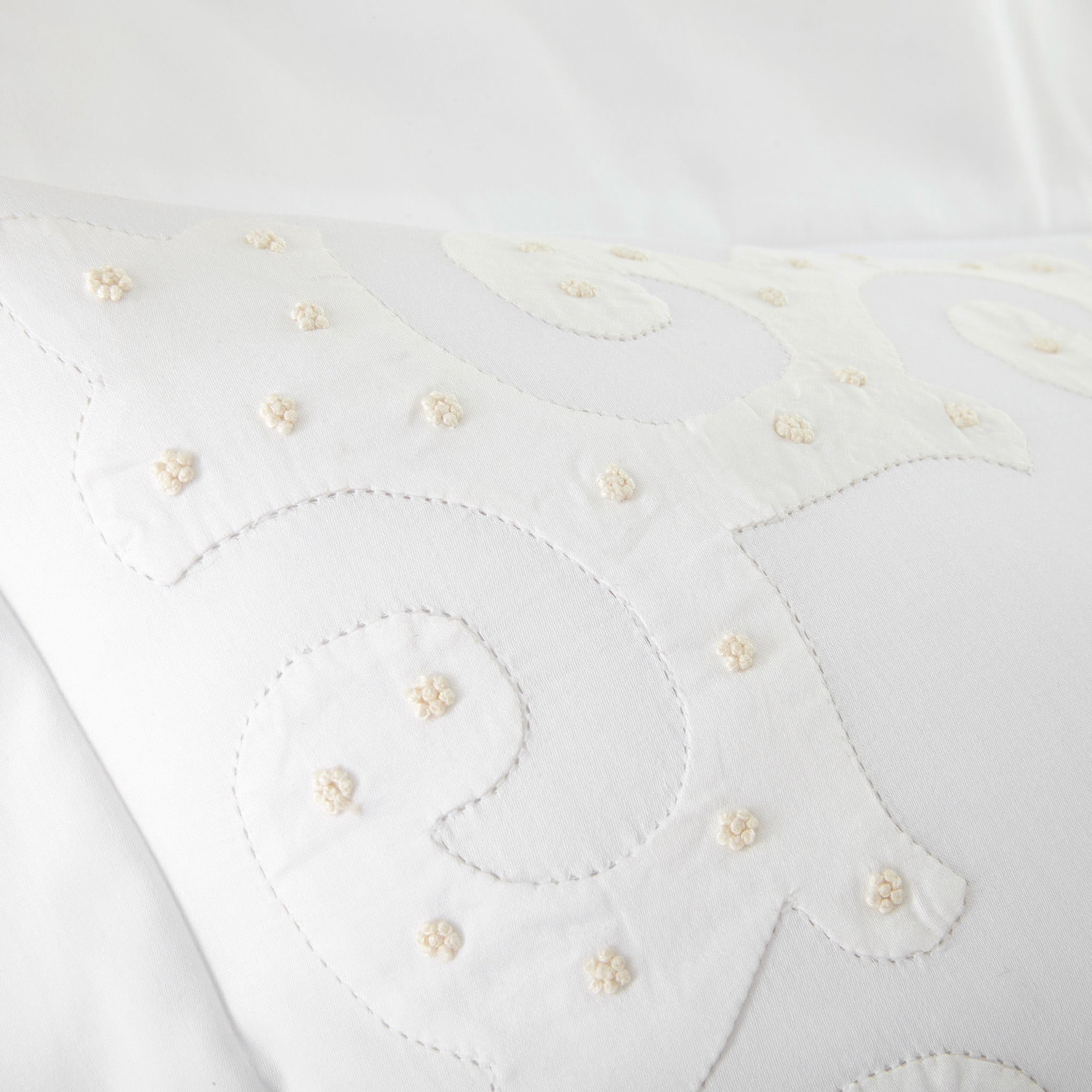 Luxury Ivory Queen Sheet Set - 100% Breathable Cotton Bedding for Ultimate Comfort - Perfect for Master Bedroom, Guest Room & Hotel Use