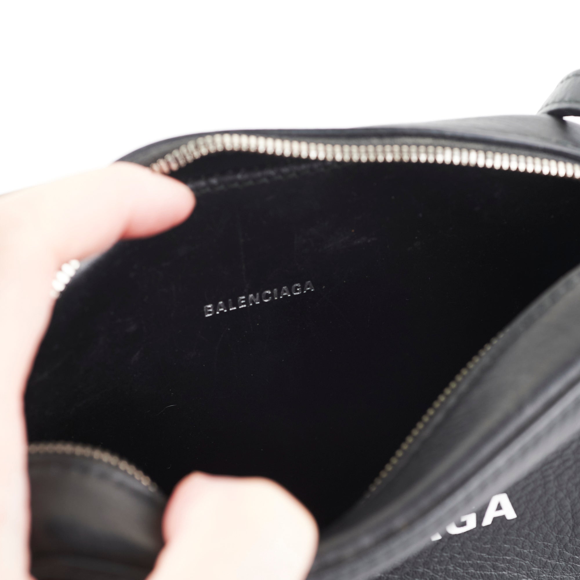 Balenciaga Everyday Camera Bag - Black Crossbody Purse for Women | Stylish & Compact Shoulder Bag for Daily Use, Travel & Outings