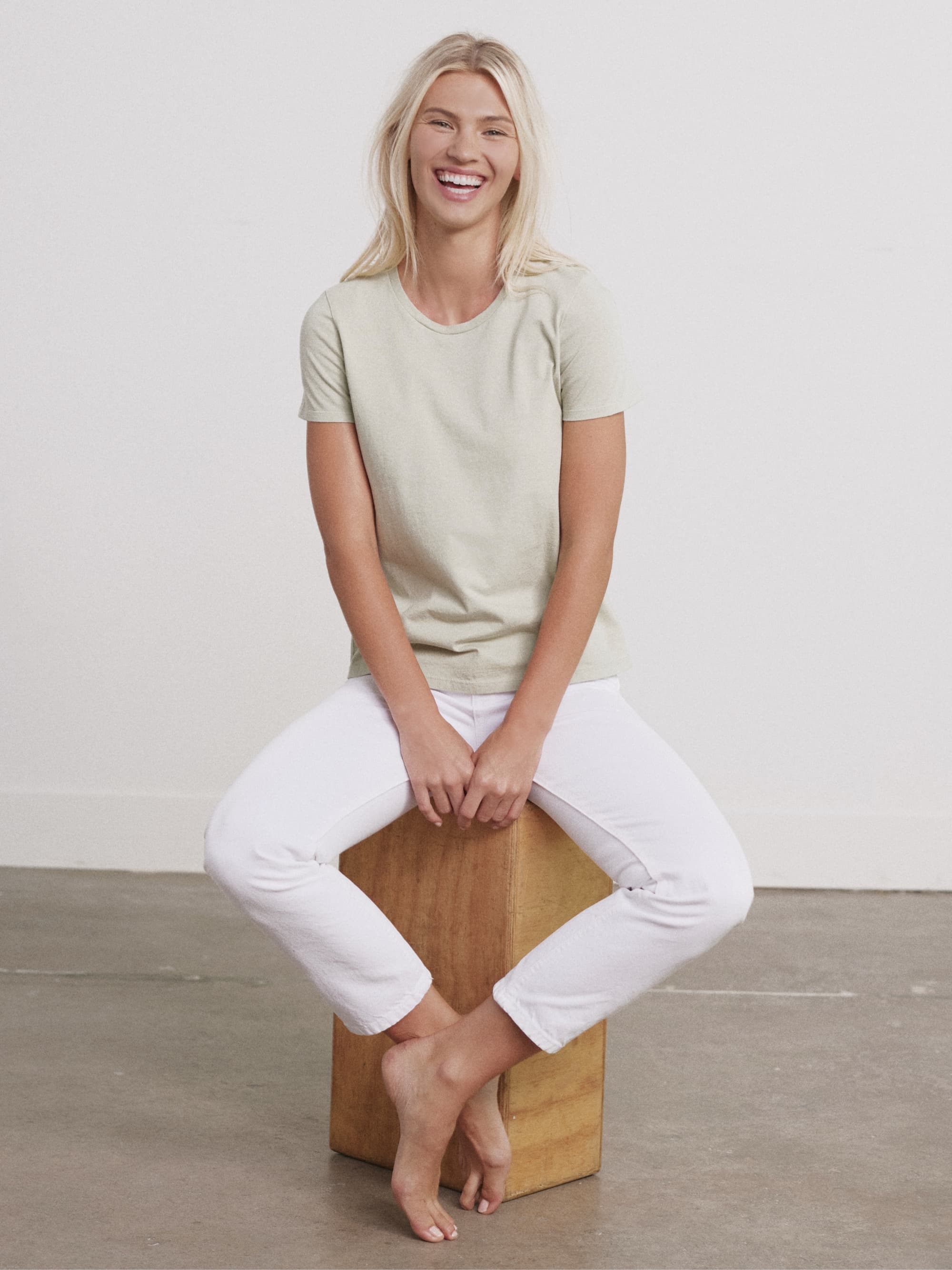 Organic Cotton Crewneck T-Shirt for Men & Women - Soft, Breathable & Eco-Friendly - Perfect for Casual Wear, Gym & Everyday Outfits