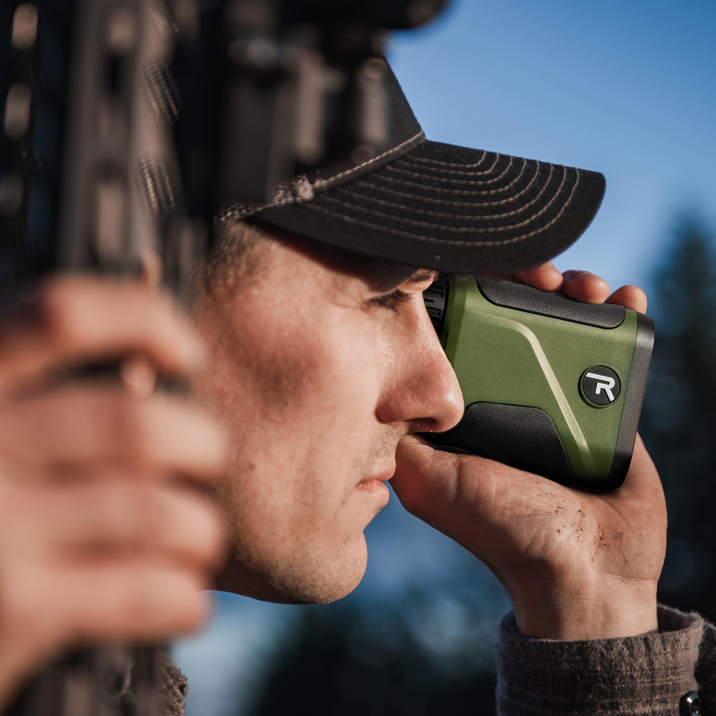 RPNB Hunting Rangefinder - 1200/1760 Yards Waterproof Laser Range Finder with 6x Magnification & LCD/Red OLED Display | Free Battery Included | Perfect for Bow Hunting, Golf, and Outdoor Sports