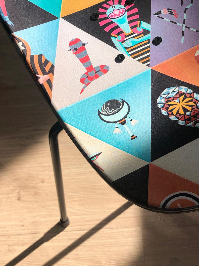 8FIVE2 x PAD ARTWORK Modern Accent Chair with Coffee Table - Stylish Living Room Furniture for Home Decor & Small Space