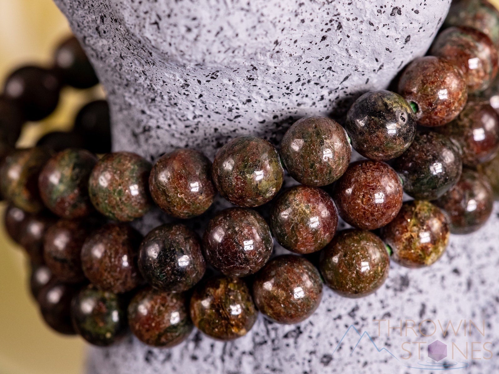 EPIDOTE Crystal Bracelet - Round Beads Healing Jewelry for Women, Handmade Beaded Bracelet for Energy & Chakra Balancing - Perfect for Meditation, Yoga & Spiritual Healing (E1722)