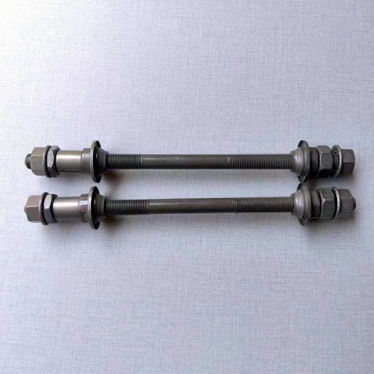 Black Bike Axle 190mm for Bicycle Rear Hub - 3/8
