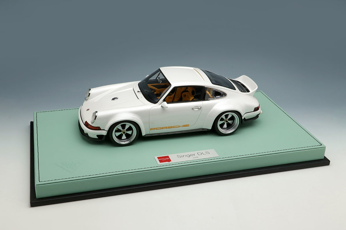 1:18 Scale Porsche 911 (964) Singer DLS 2018 Diecast Model Car - Pearl White Finish | Collectible Display Piece for Car Enthusiasts & Perfect Gift for Porsche Fans