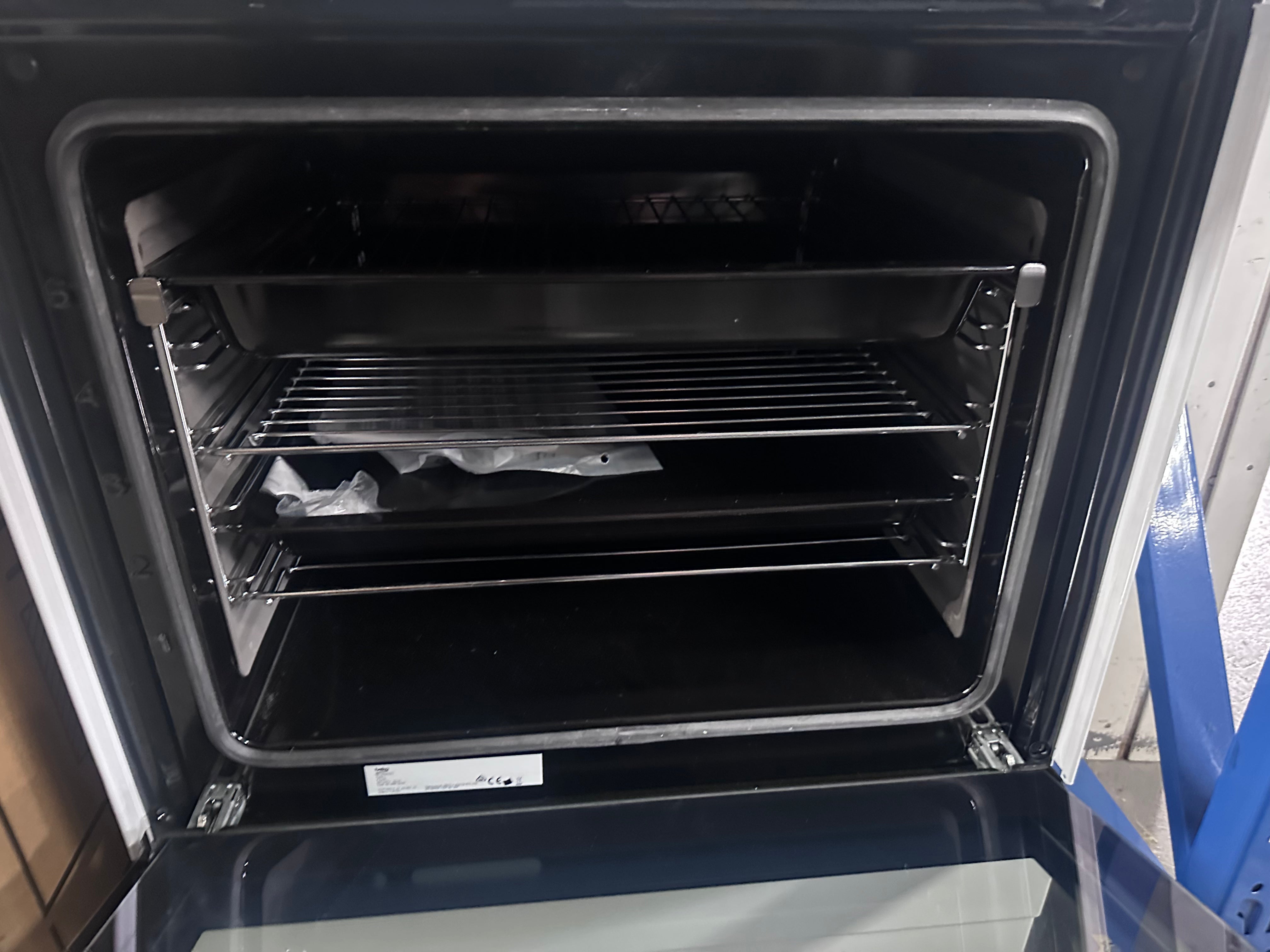 Beko BFC60VMW1 60cm Freestanding Electric Oven Stove - Factory Second | Compact Kitchen Appliance for Baking, Roasting & Cooking | Perfect for Small Apartments & Modern Homes