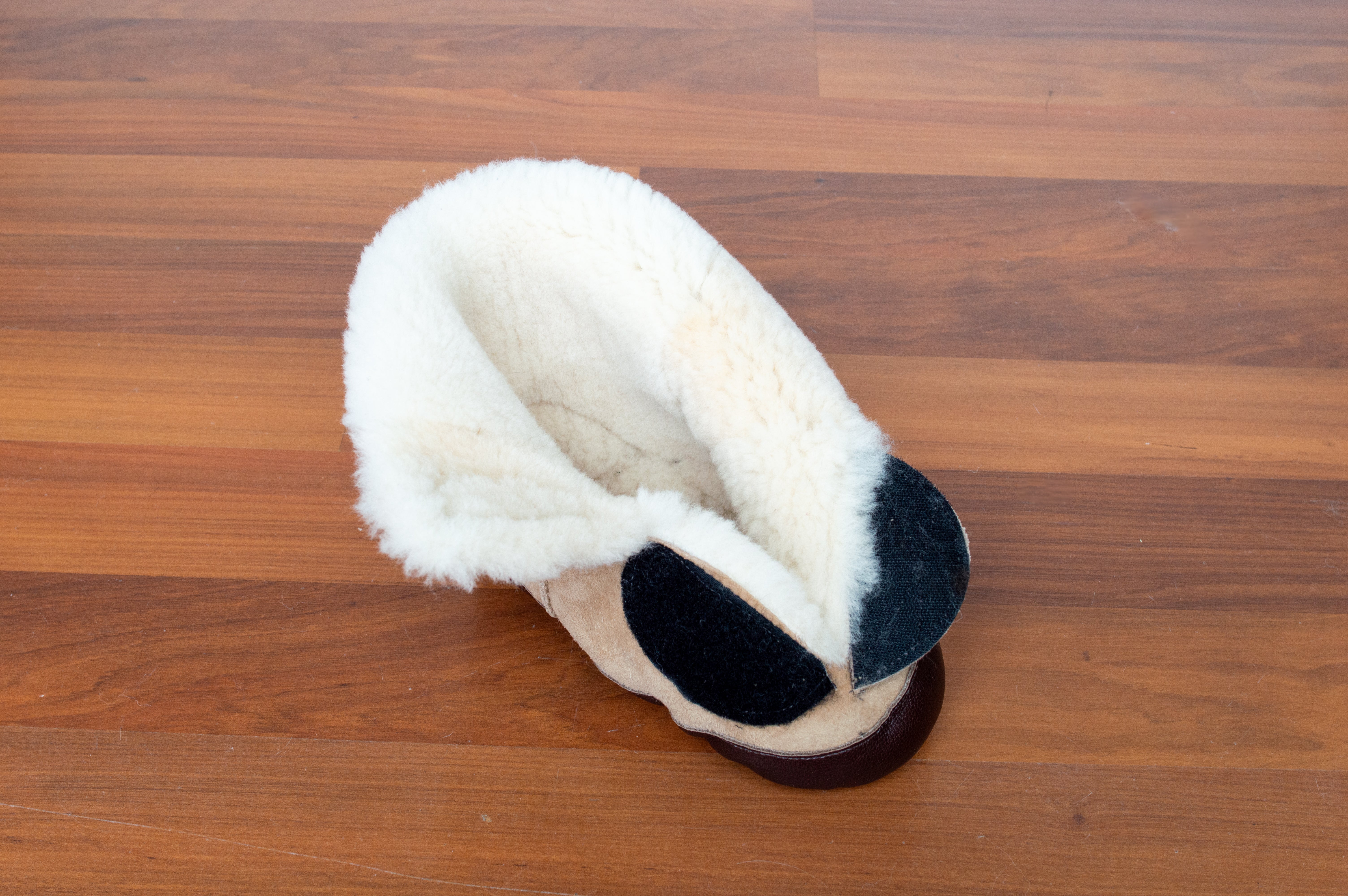 Premium Sheepskin Health Cabin Boots - Soft & Comfortable Winter Boots for Indoor & Outdoor Use - Perfect for Home, Spa, and Relaxation