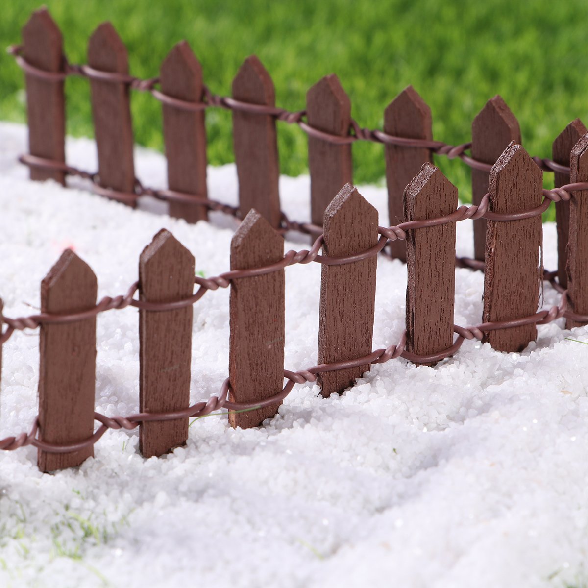 10pcs Mini Wood Picket Fence Decorations - Christmas Tree Fence Ornaments for Holiday Home Decor | Perfect for Xmas Tree Skirts, Village Displays & Winter Wonderland Scenes