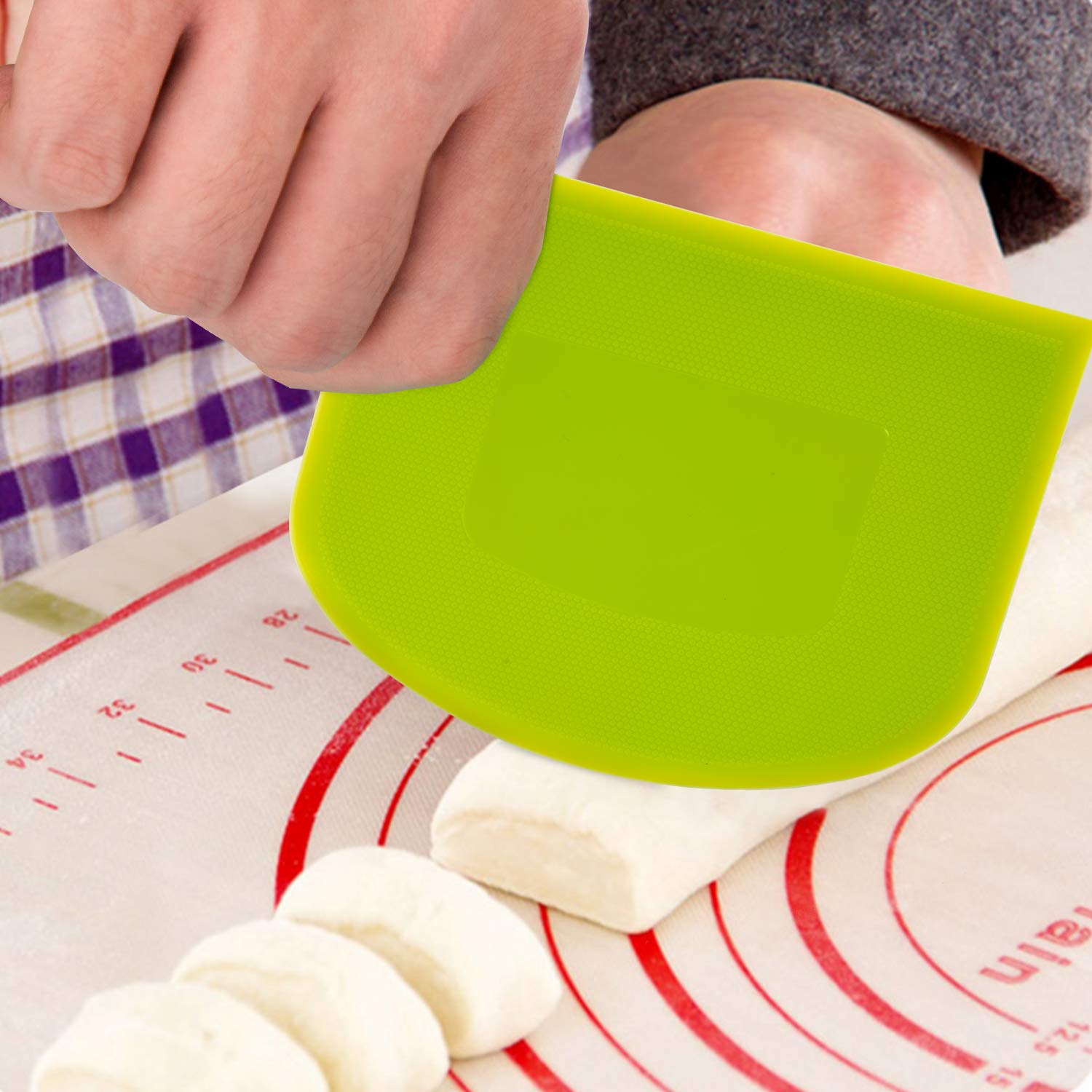 LUTER 2-Pack Plastic Pastry Horns 12x9.5cm - Dough Scraper for Baking, Cooking & Kitchen Use - Perfect for Pie Crusts, Pastry Making & Cookie Dough