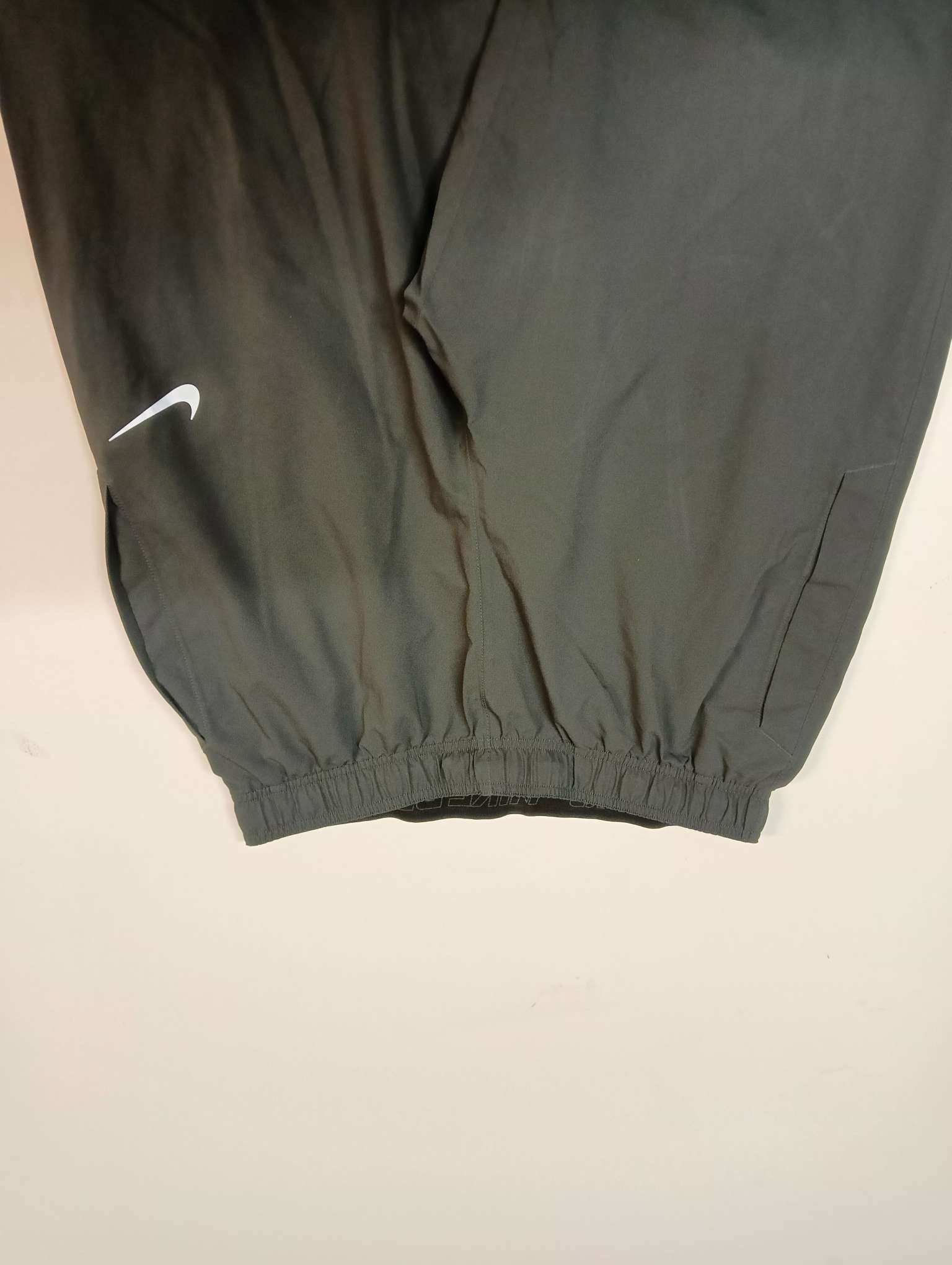 Nike Vintage Trackpants L - Baggy 1538 Men's Joggers | Retro Athletic Sweatpants for Casual Wear & Street Style Outfits