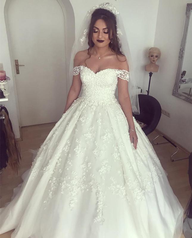 Elegant Off-the-Shoulder Sweetheart Neckline Lace Applique Ball Gown Wedding Dress - Perfect for Bridal, Formal Events & Romantic Photoshoots