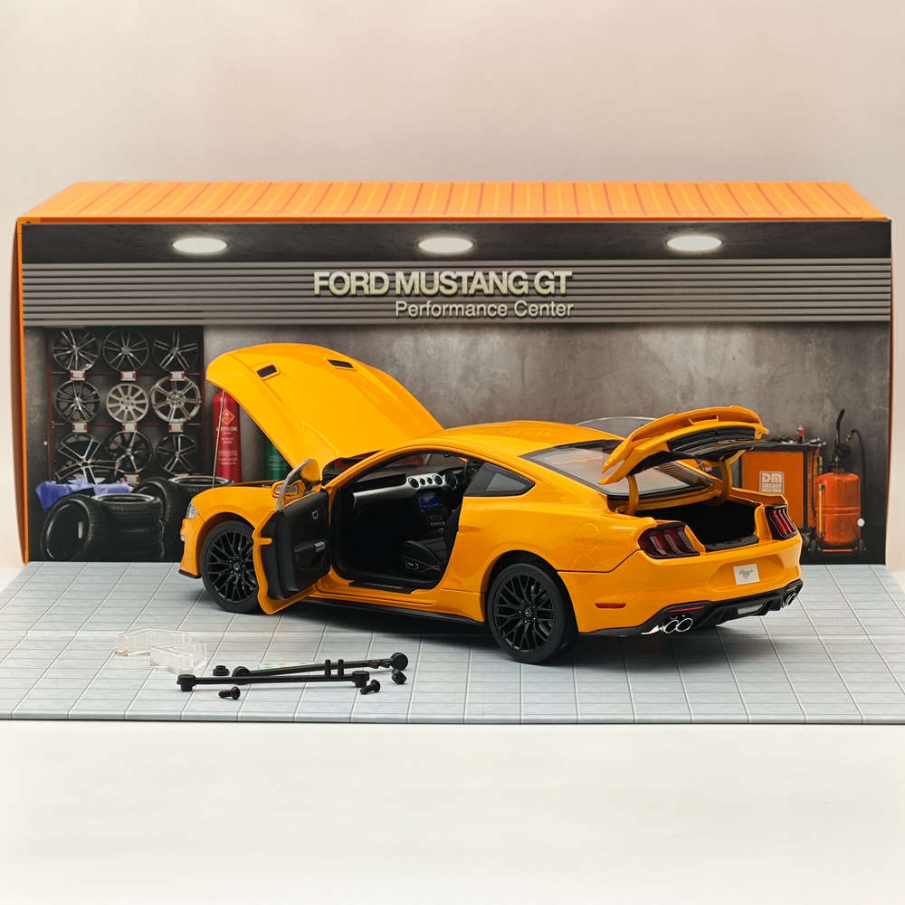 1/18 Scale Diecast Ford Mustang GT 2019 Orange Fury RHD Model Car - Collectible Miniature Replica for Car Enthusiasts & Hobbyists - Perfect for Display, Gifts, and Racing-Themed Decor