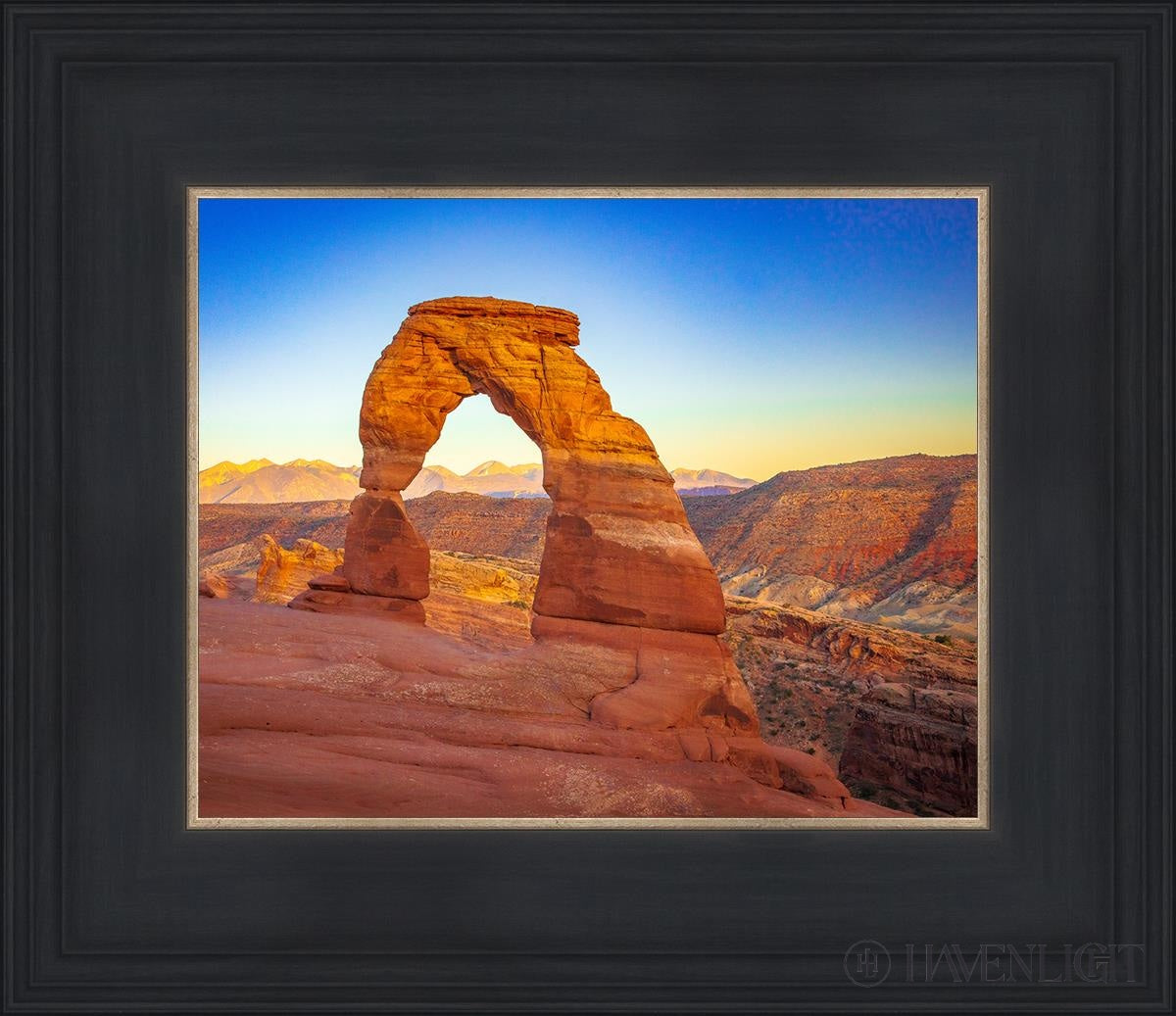 Delicate Arch Utah - Stunning Natural Sandstone Formation for Hiking & Photography | Perfect for Outdoor Adventures & Travel Souvenirs